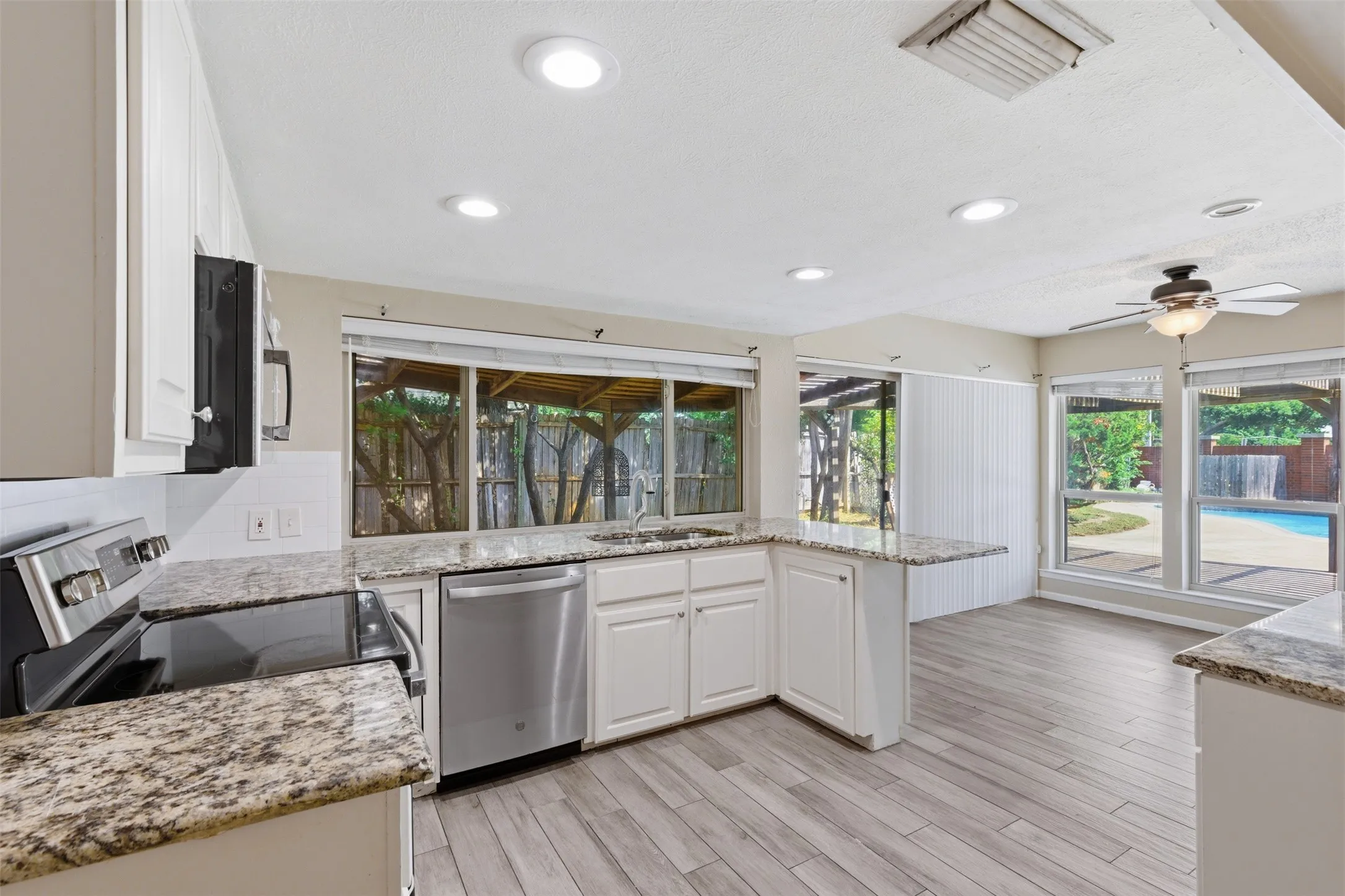 Single Family Residence For Sale in Dallas County , 1622 Wendy Way, Richardson, Texas 75081, 4 Bedroom, 2 Bathroom, 2 Garage spaces, 1,729 Sqft, built in 1971, Preowned, mls#21256246, Real Estate Agent in Richardson, Homes For Sale in Dallas county, Homes For Sale in Richardson, Realtor in Richardson Texas, Real Estate Brokerage Independent Realty Texas, Luminita Cordes Realtor