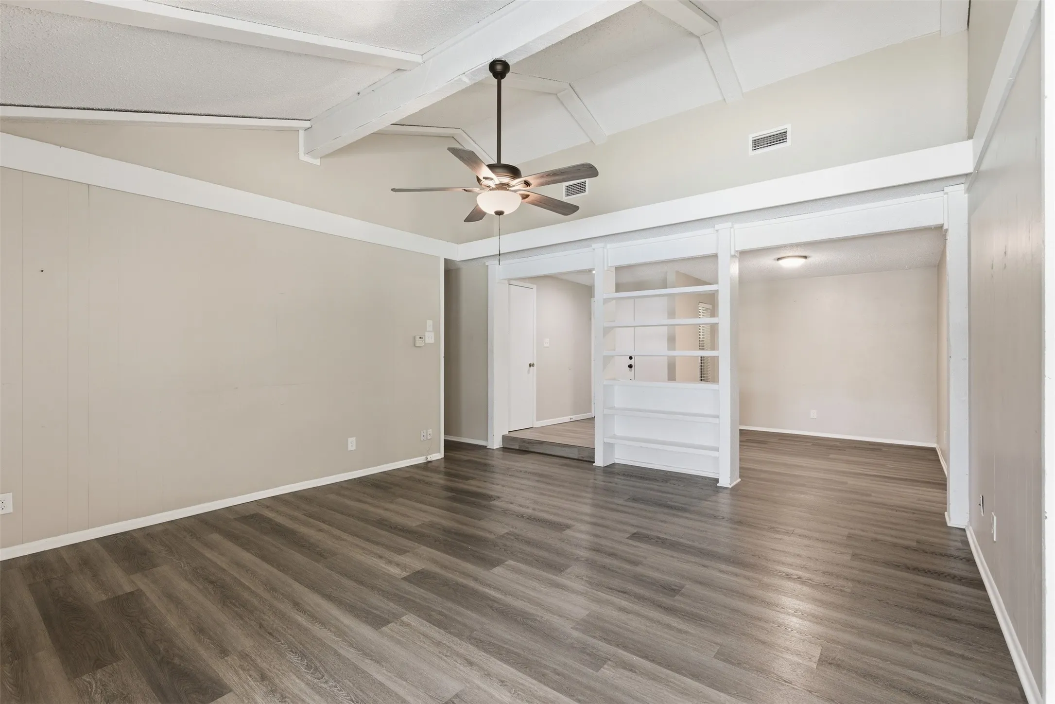 Single Family Residence For Sale in Dallas County , 1622 Wendy Way, Richardson, Texas 75081, 4 Bedroom, 2 Bathroom, 2 Garage spaces, 1,729 Sqft, built in 1971, Preowned, mls#21256246, Real Estate Agent in Richardson, Homes For Sale in Dallas county, Homes For Sale in Richardson, Realtor in Richardson Texas, Real Estate Brokerage Independent Realty Texas, Luminita Cordes Realtor