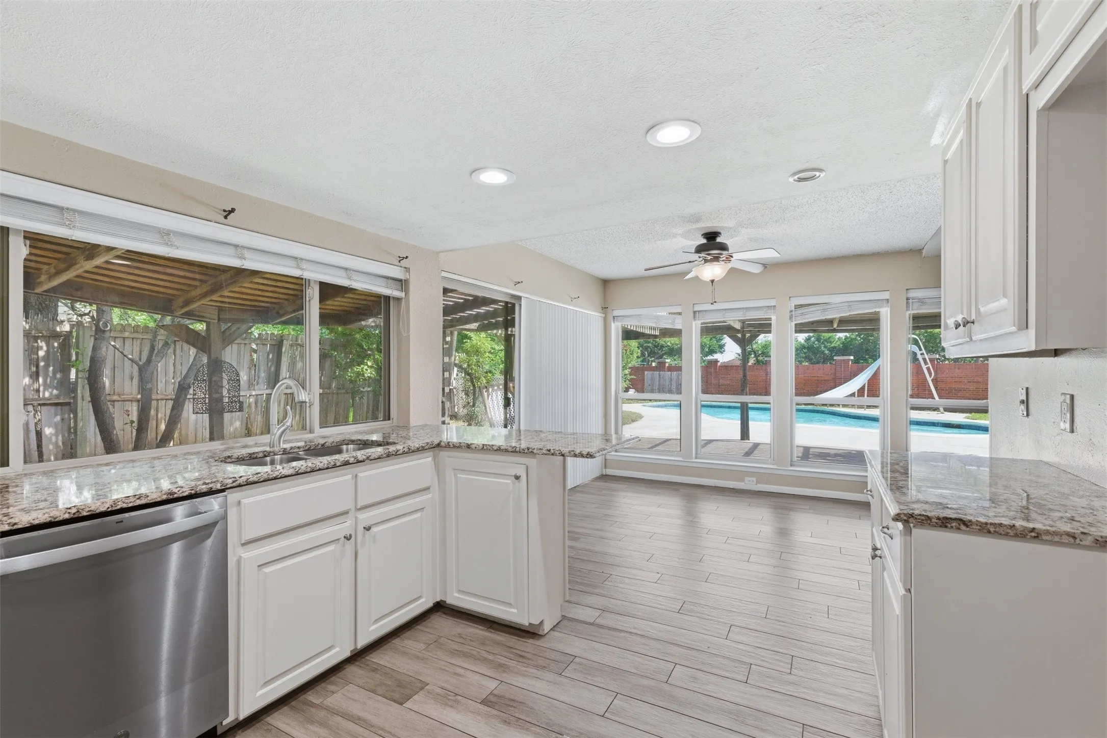 Single Family Residence For Sale in Dallas County , 1622 Wendy Way, Richardson, Texas 75081, 4 Bedroom, 2 Bathroom, 2 Garage spaces, 1,729 Sqft, built in 1971, Preowned, mls#21256246, Real Estate Agent in Richardson, Homes For Sale in Dallas county, Homes For Sale in Richardson, Realtor in Richardson Texas, Real Estate Brokerage Independent Realty Texas, Luminita Cordes Realtor