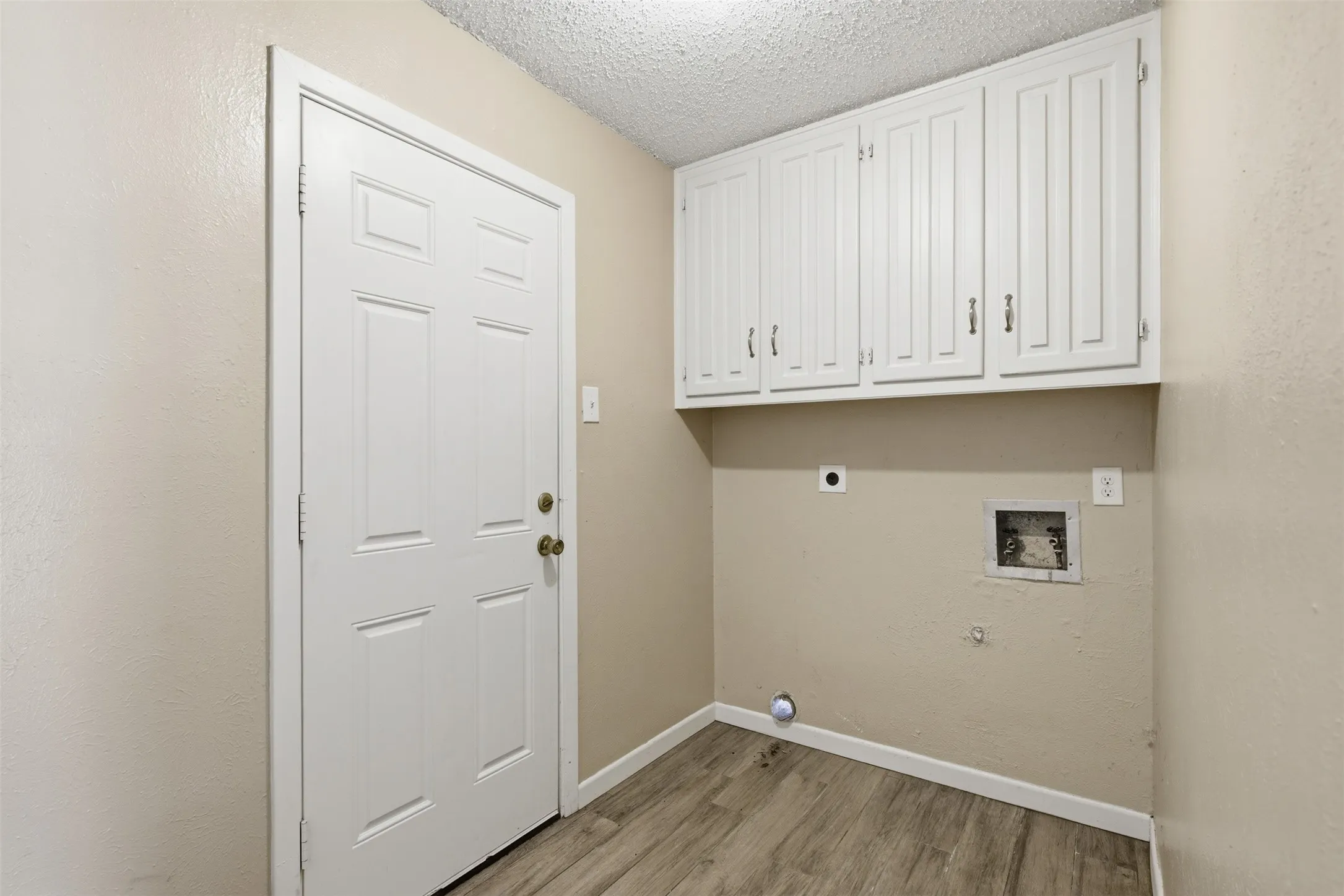 Single Family Residence For Sale in Dallas County , 1622 Wendy Way, Richardson, Texas 75081, 4 Bedroom, 2 Bathroom, 2 Garage spaces, 1,729 Sqft, built in 1971, Preowned, mls#21256246, Real Estate Agent in Richardson, Homes For Sale in Dallas county, Homes For Sale in Richardson, Realtor in Richardson Texas, Real Estate Brokerage Independent Realty Texas, Luminita Cordes Realtor