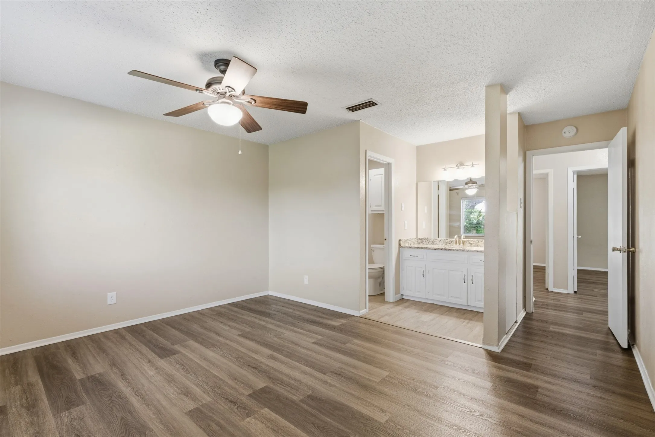 Single Family Residence For Sale in Dallas County , 1622 Wendy Way, Richardson, Texas 75081, 4 Bedroom, 2 Bathroom, 2 Garage spaces, 1,729 Sqft, built in 1971, Preowned, mls#21256246, Real Estate Agent in Richardson, Homes For Sale in Dallas county, Homes For Sale in Richardson, Realtor in Richardson Texas, Real Estate Brokerage Independent Realty Texas, Luminita Cordes Realtor