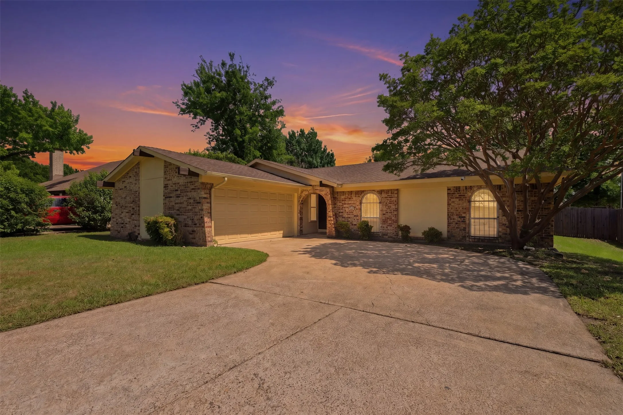 Single Family Residence For Sale in Dallas County , 1622 Wendy Way, Richardson, Texas 75081, 4 Bedroom, 2 Bathroom, 2 Garage spaces, 1,729 Sqft, built in 1971, Preowned, mls#21256246, Real Estate Agent in Richardson, Homes For Sale in Dallas county, Homes For Sale in Richardson, Realtor in Richardson Texas, Real Estate Brokerage Independent Realty Texas, Luminita Cordes Realtor