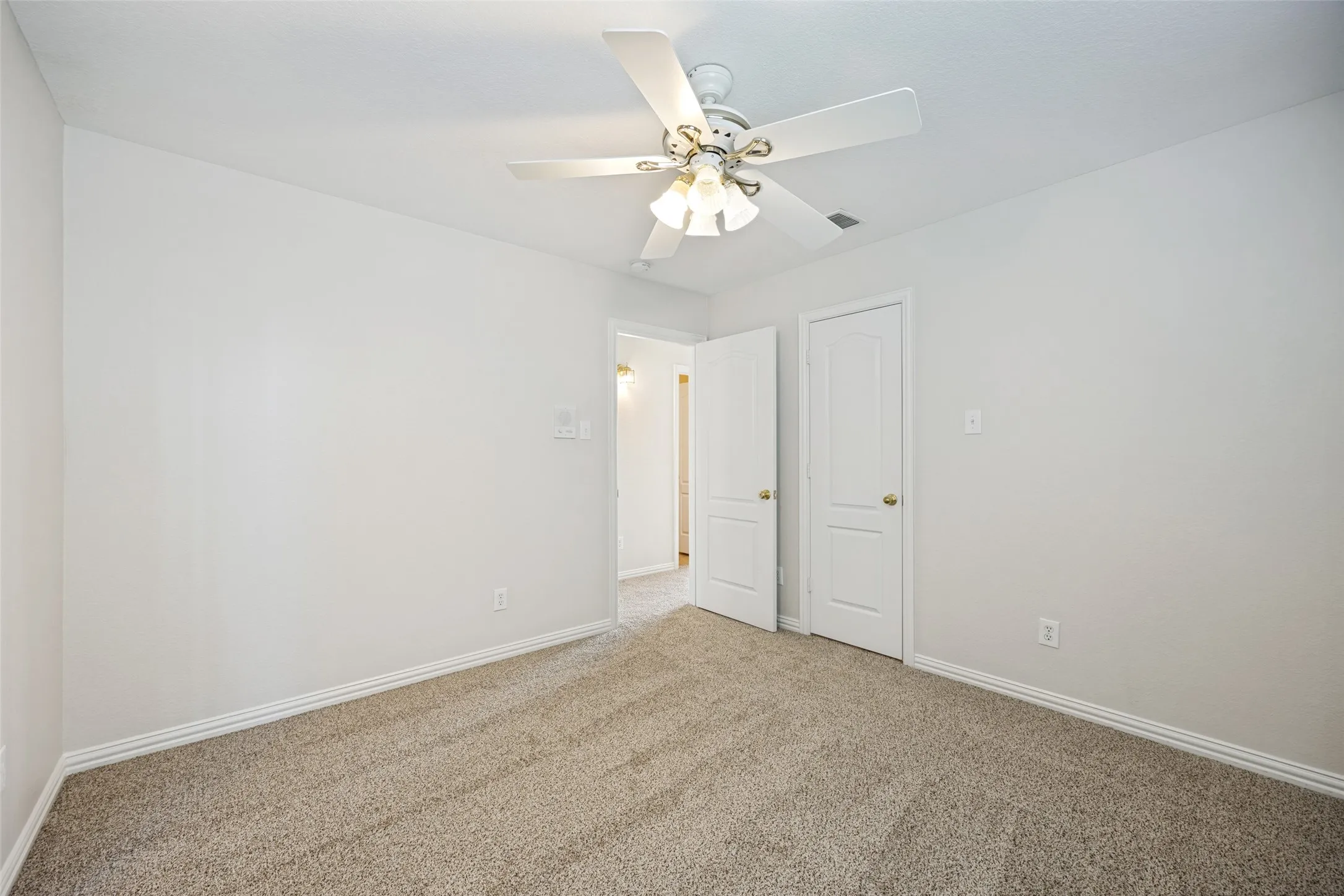 Single Family Residence For Sale in Collin County , 4504 Springhill Estates Drive, Parker, Texas 75002, 5 Bedroom, 5 Bathroom, 3 Garage spaces, 3,820 Sqft, built in 1997, mls#21201959, Real Estate Agent in Parker, Homes For Sale in Collin county, Homes For Sale in Parker, Realtor in Parker Texas, Real Estate Brokerage Independent Realty Texas, Luminita Cordes Realtor
