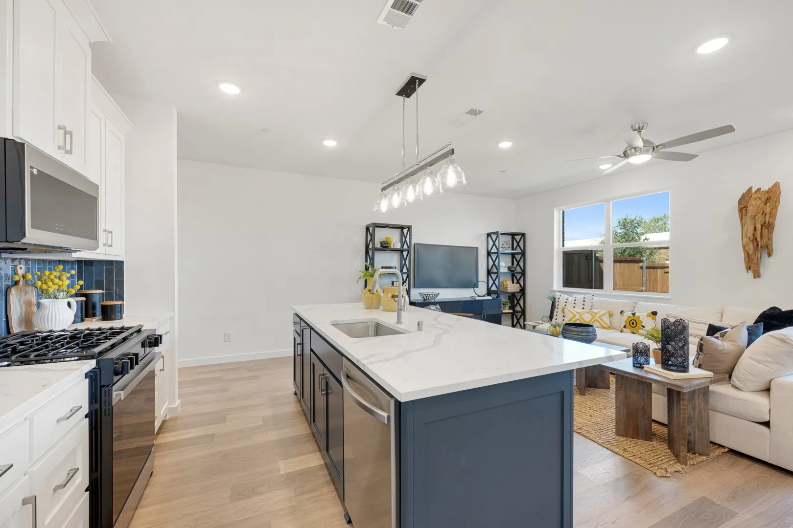 Townhouse For Sale in Collin County , 2860 Grandview Extension, Wylie, Texas 75098, 3 Bedroom, 3 Bathroom, 2 Garage spaces, 1,759 Sqft, built in 2026, New Construction - Incomplete, mls#21262489, Real Estate Agent in Wylie, Homes For Sale in Collin county, Homes For Sale in Wylie, Realtor in Wylie Texas, Real Estate Brokerage Independent Realty Texas, Luminita Cordes Realtor