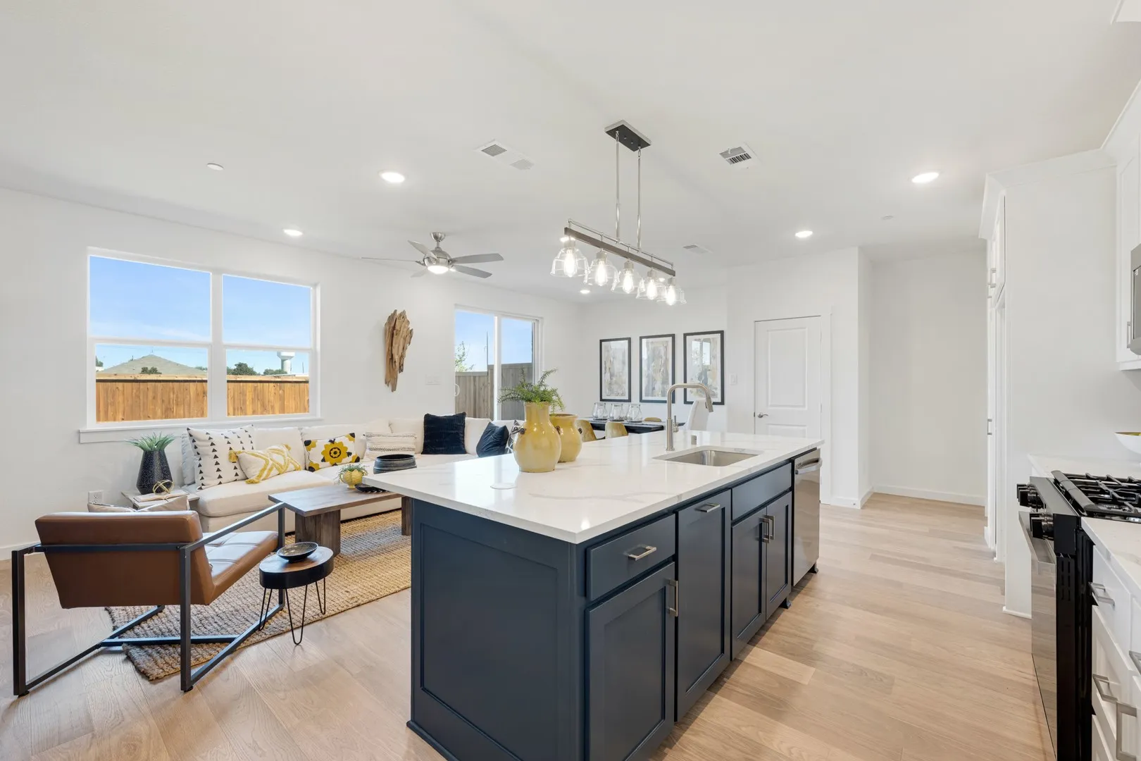 Townhouse For Sale in Collin County , 2860 Grandview Extension, Wylie, Texas 75098, 3 Bedroom, 3 Bathroom, 2 Garage spaces, 1,759 Sqft, built in 2026, New Construction - Incomplete, mls#21262489, Real Estate Agent in Wylie, Homes For Sale in Collin county, Homes For Sale in Wylie, Realtor in Wylie Texas, Real Estate Brokerage Independent Realty Texas, Luminita Cordes Realtor