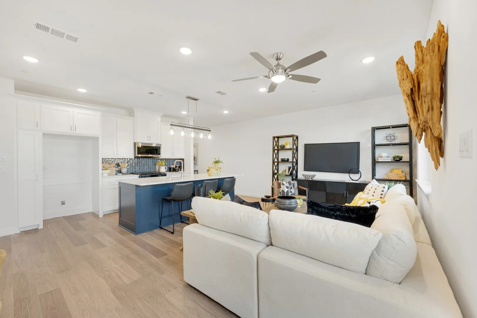 Townhouse For Sale in Collin County , 2860 Grandview Extension, Wylie, Texas 75098, 3 Bedroom, 3 Bathroom, 2 Garage spaces, 1,759 Sqft, built in 2026, New Construction - Incomplete, mls#21262489, Real Estate Agent in Wylie, Homes For Sale in Collin county, Homes For Sale in Wylie, Realtor in Wylie Texas, Real Estate Brokerage Independent Realty Texas, Luminita Cordes Realtor