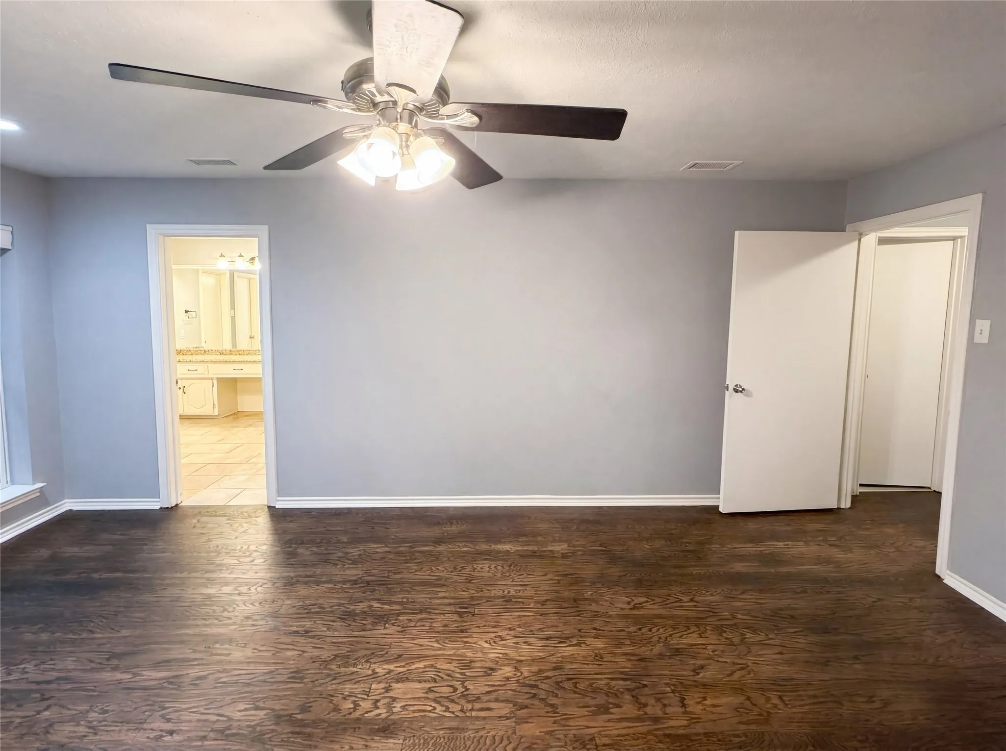 Single Family Residence For Sale in Collin County , 3717 Knob Hill Drive, Plano, Texas 75023, 3 Bedroom, 2 Bathroom, 2 Garage spaces, 1,836 Sqft, built in 1975, Preowned, mls#21262493, Real Estate Agent in Plano, Homes For Sale in Collin county, Homes For Sale in Plano, Realtor in Plano Texas, Real Estate Brokerage Independent Realty Texas, Luminita Cordes Realtor