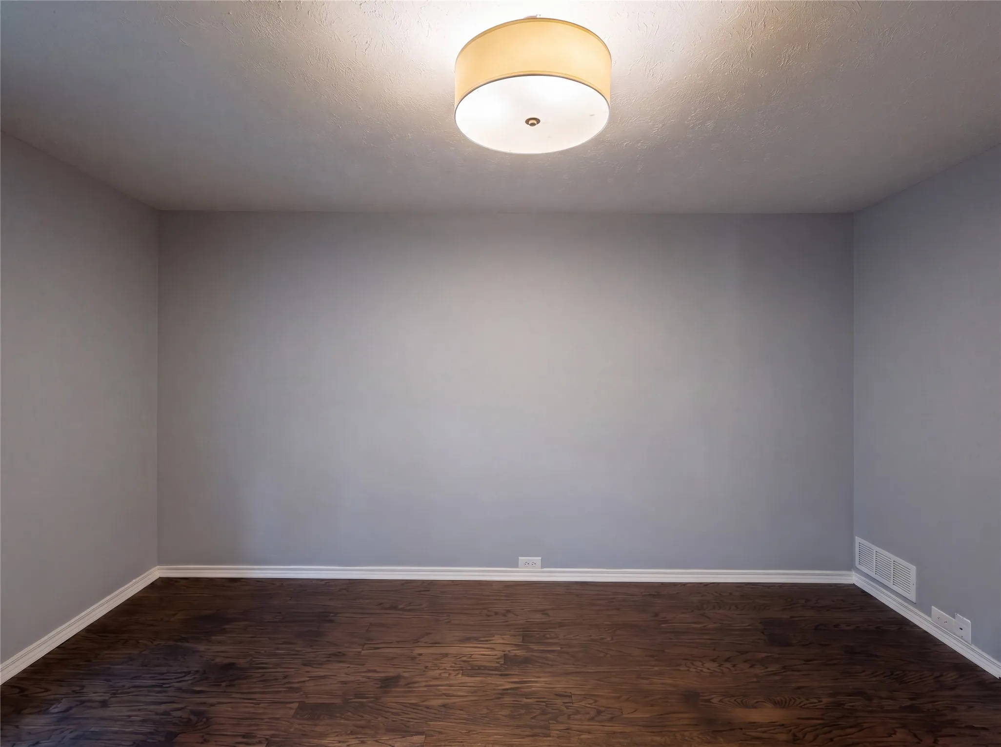 Single Family Residence For Sale in Collin County , 3717 Knob Hill Drive, Plano, Texas 75023, 3 Bedroom, 2 Bathroom, 2 Garage spaces, 1,836 Sqft, built in 1975, Preowned, mls#21262493, Real Estate Agent in Plano, Homes For Sale in Collin county, Homes For Sale in Plano, Realtor in Plano Texas, Real Estate Brokerage Independent Realty Texas, Luminita Cordes Realtor