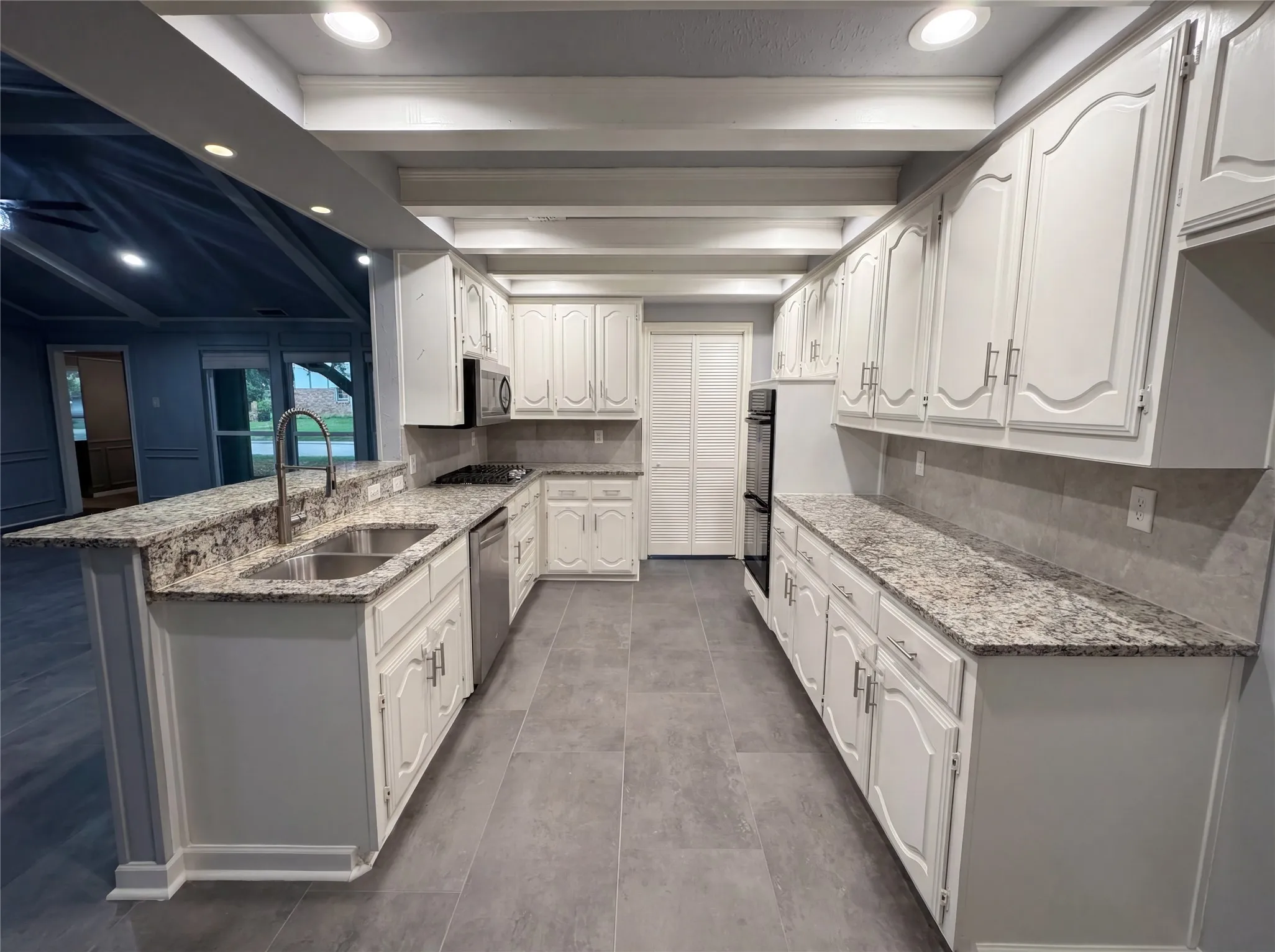 Single Family Residence For Sale in Collin County , 3717 Knob Hill Drive, Plano, Texas 75023, 3 Bedroom, 2 Bathroom, 2 Garage spaces, 1,836 Sqft, built in 1975, Preowned, mls#21262493, Real Estate Agent in Plano, Homes For Sale in Collin county, Homes For Sale in Plano, Realtor in Plano Texas, Real Estate Brokerage Independent Realty Texas, Luminita Cordes Realtor