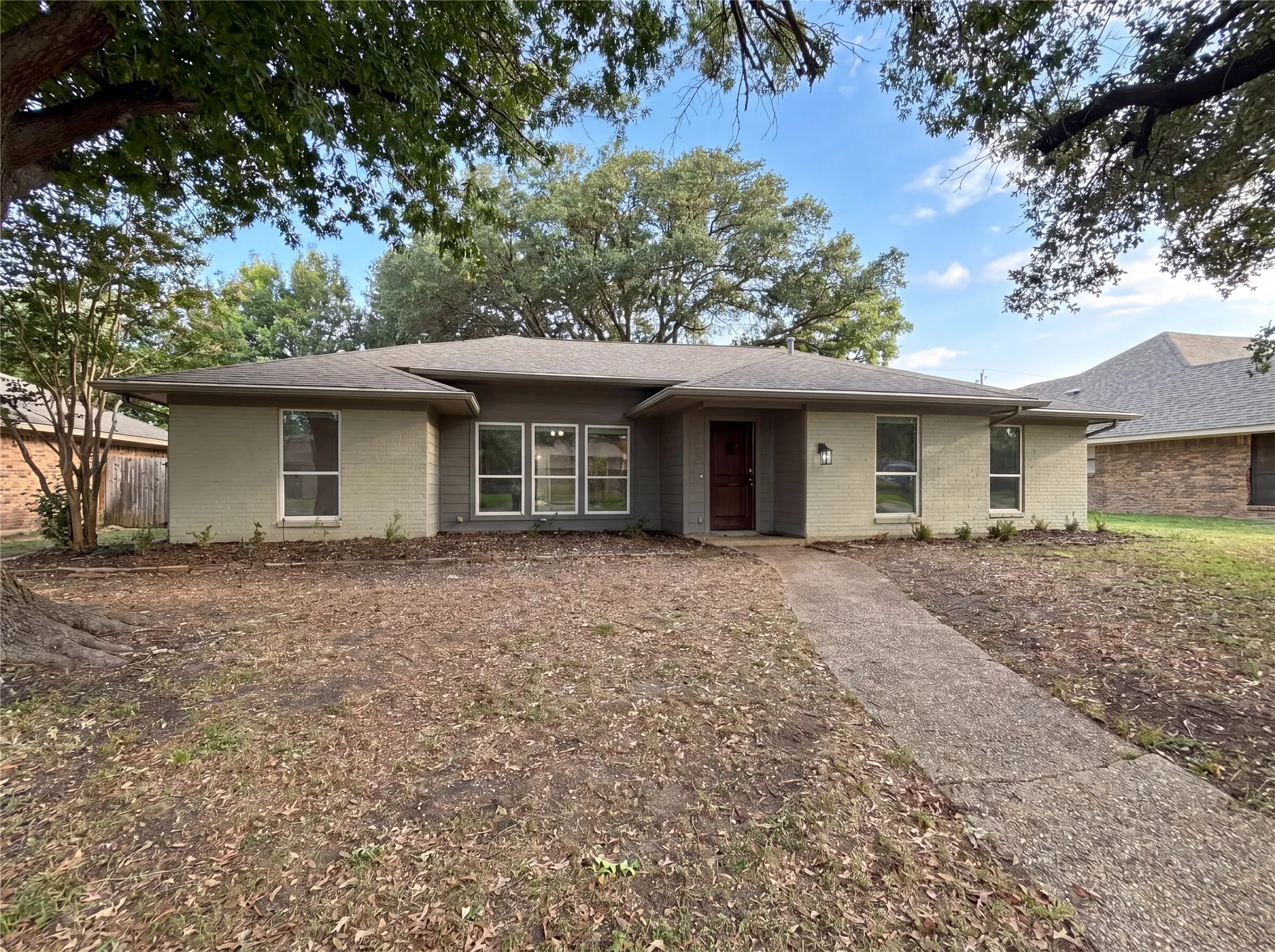 Single Family Residence For Sale in Collin County , 3717 Knob Hill Drive, Plano, Texas 75023, 3 Bedroom, 2 Bathroom, 2 Garage spaces, 1,836 Sqft, built in 1975, Preowned, mls#21262493, Real Estate Agent in Plano, Homes For Sale in Collin county, Homes For Sale in Plano, Realtor in Plano Texas, Real Estate Brokerage Independent Realty Texas, Luminita Cordes Realtor