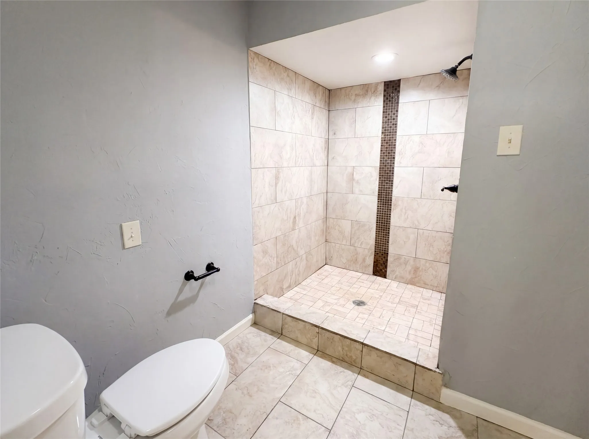 Single Family Residence For Sale in Collin County , 3717 Knob Hill Drive, Plano, Texas 75023, 3 Bedroom, 2 Bathroom, 2 Garage spaces, 1,836 Sqft, built in 1975, Preowned, mls#21262493, Real Estate Agent in Plano, Homes For Sale in Collin county, Homes For Sale in Plano, Realtor in Plano Texas, Real Estate Brokerage Independent Realty Texas, Luminita Cordes Realtor