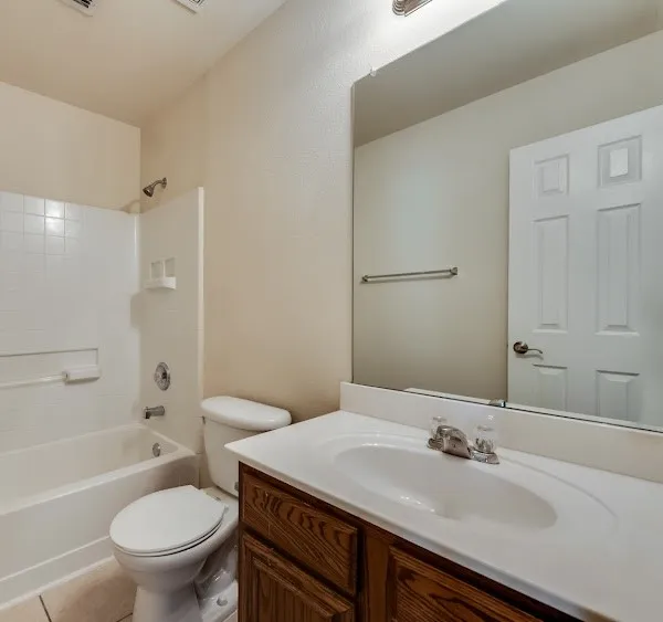 Apartment For Rent in Ellis County , 803 Hibiscus Trail, Waxahachie, Texas 75165, 3 Bedroom, 2 Bathroom, 2 Garage spaces, 1,350 Sqft, built in 2008, mls#21262510, Real Estate Agent in Waxahachie, Homes For Rent in Ellis county, Homes For Rent in Waxahachie, Realtor in Waxahachie Texas, Real Estate Brokerage Independent Realty Texas, Luminita Cordes Realtor