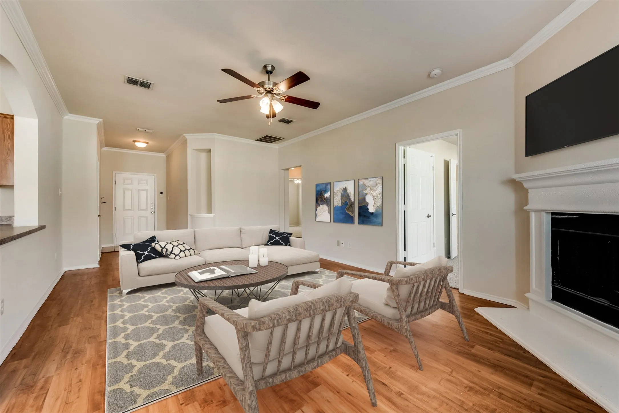 Apartment For Rent in Ellis County , 803 Hibiscus Trail, Waxahachie, Texas 75165, 3 Bedroom, 2 Bathroom, 2 Garage spaces, 1,350 Sqft, built in 2008, mls#21262510, Real Estate Agent in Waxahachie, Homes For Rent in Ellis county, Homes For Rent in Waxahachie, Realtor in Waxahachie Texas, Real Estate Brokerage Independent Realty Texas, Luminita Cordes Realtor