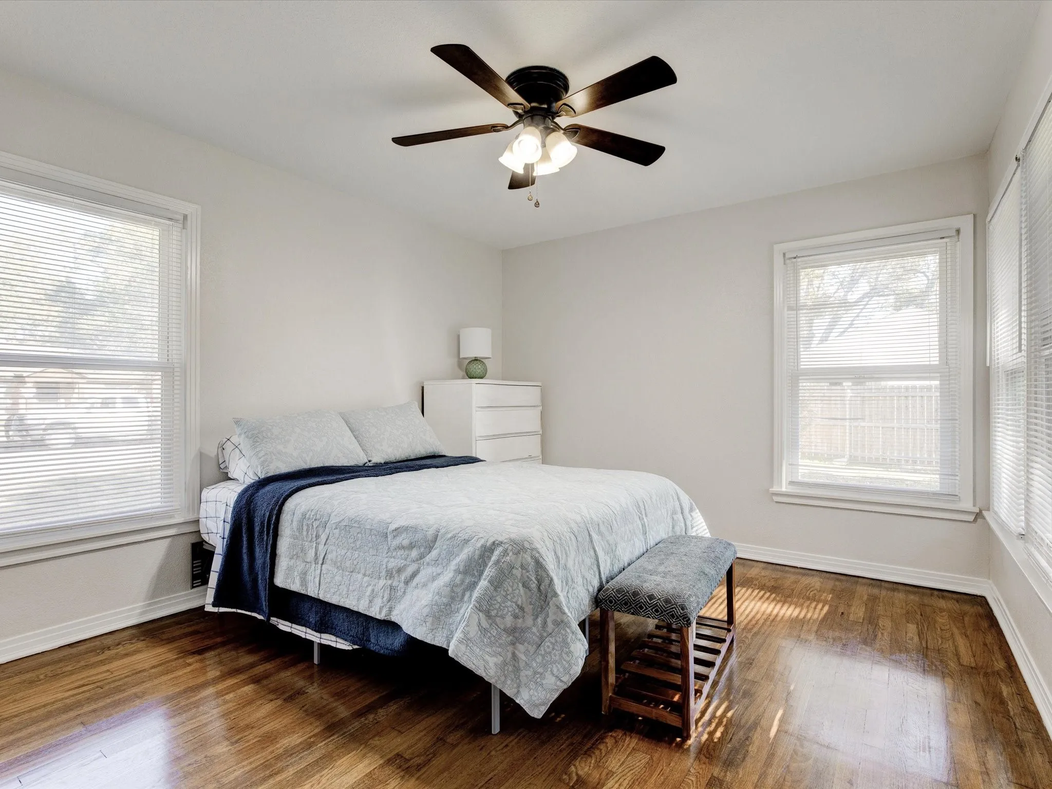 Single Family Residence For Rent in Tarrant County , 3511 Corto Avenue, Fort Worth, Texas 76109, 3 Bedroom, 2 Bathroom, Garage spaces, 2,036 Sqft, built in 1950, mls#21258979, Real Estate Agent in Fort Worth, Homes For Rent in Tarrant county, Homes For Rent in Fort Worth, Realtor in Fort Worth Texas, Real Estate Brokerage Independent Realty Texas, Luminita Cordes Realtor