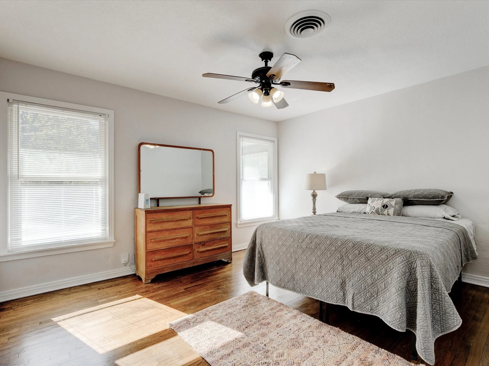 Single Family Residence For Rent in Tarrant County , 3511 Corto Avenue, Fort Worth, Texas 76109, 3 Bedroom, 2 Bathroom, Garage spaces, 2,036 Sqft, built in 1950, mls#21258979, Real Estate Agent in Fort Worth, Homes For Rent in Tarrant county, Homes For Rent in Fort Worth, Realtor in Fort Worth Texas, Real Estate Brokerage Independent Realty Texas, Luminita Cordes Realtor