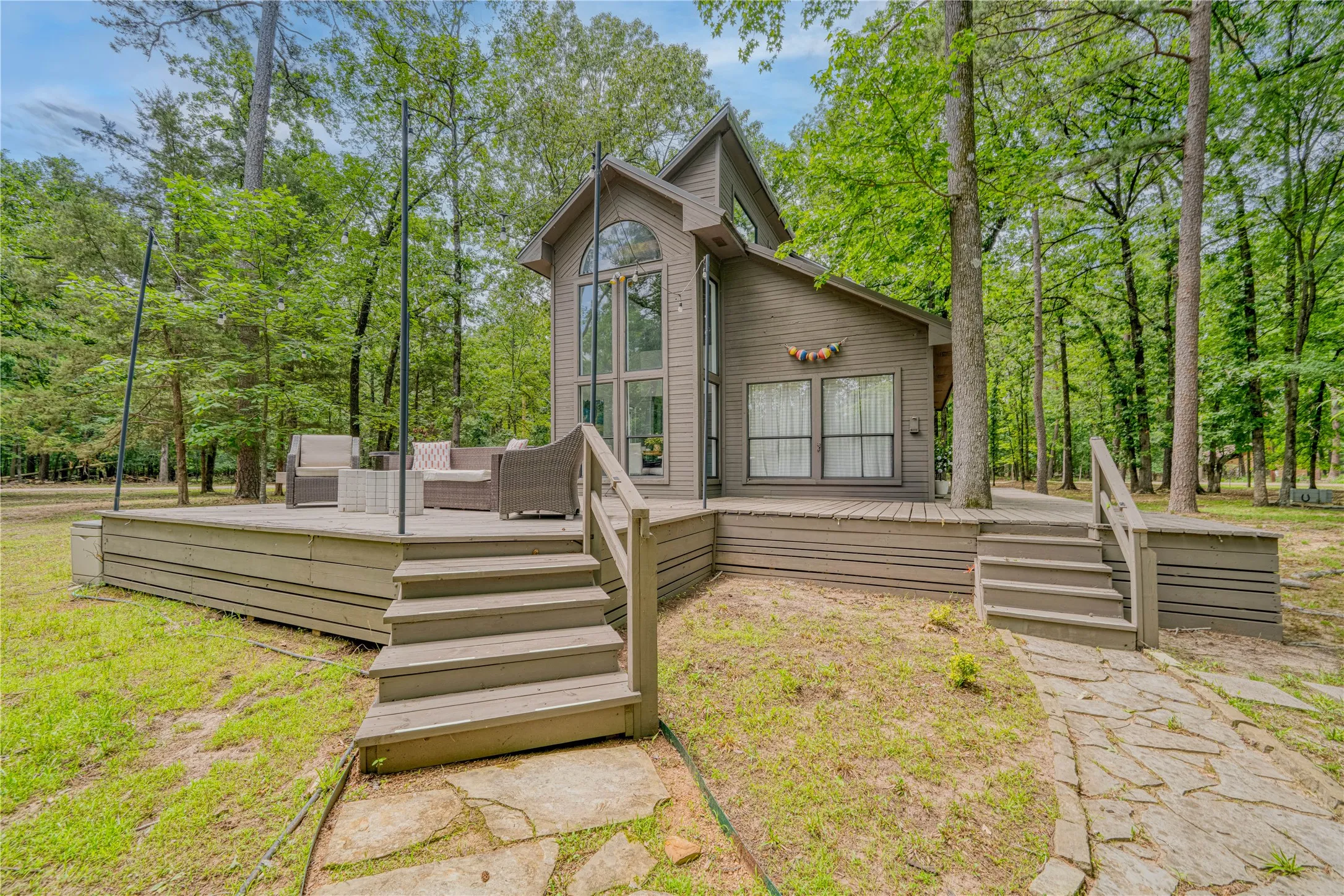 Single Family Residence For Sale in Franklin (TX) County , 146 Trappers Trail, Mount Vernon, Texas 75457, 2 Bedroom, 2 Bathroom, Garage spaces, 1,053 Sqft, built in 1992, mls#21262527, Real Estate Agent in Mount Vernon, Homes For Sale in Franklin (TX) county, Homes For Sale in Mount Vernon, Realtor in Mount Vernon Texas, Real Estate Brokerage Independent Realty Texas, Luminita Cordes Realtor