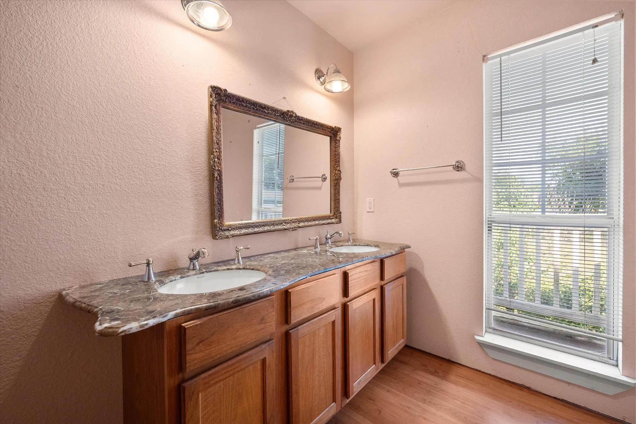 Single Family Residence For Sale in Navarro County , 134 County Road 3048, Corsicana, Texas 75109, 3 Bedroom, 2 Bathroom, Garage spaces, 1,718 Sqft, built in 2004, mls#21262362, Real Estate Agent in Corsicana, Homes For Sale in Navarro county, Homes For Sale in Corsicana, Realtor in Corsicana Texas, Real Estate Brokerage Independent Realty Texas, Luminita Cordes Realtor