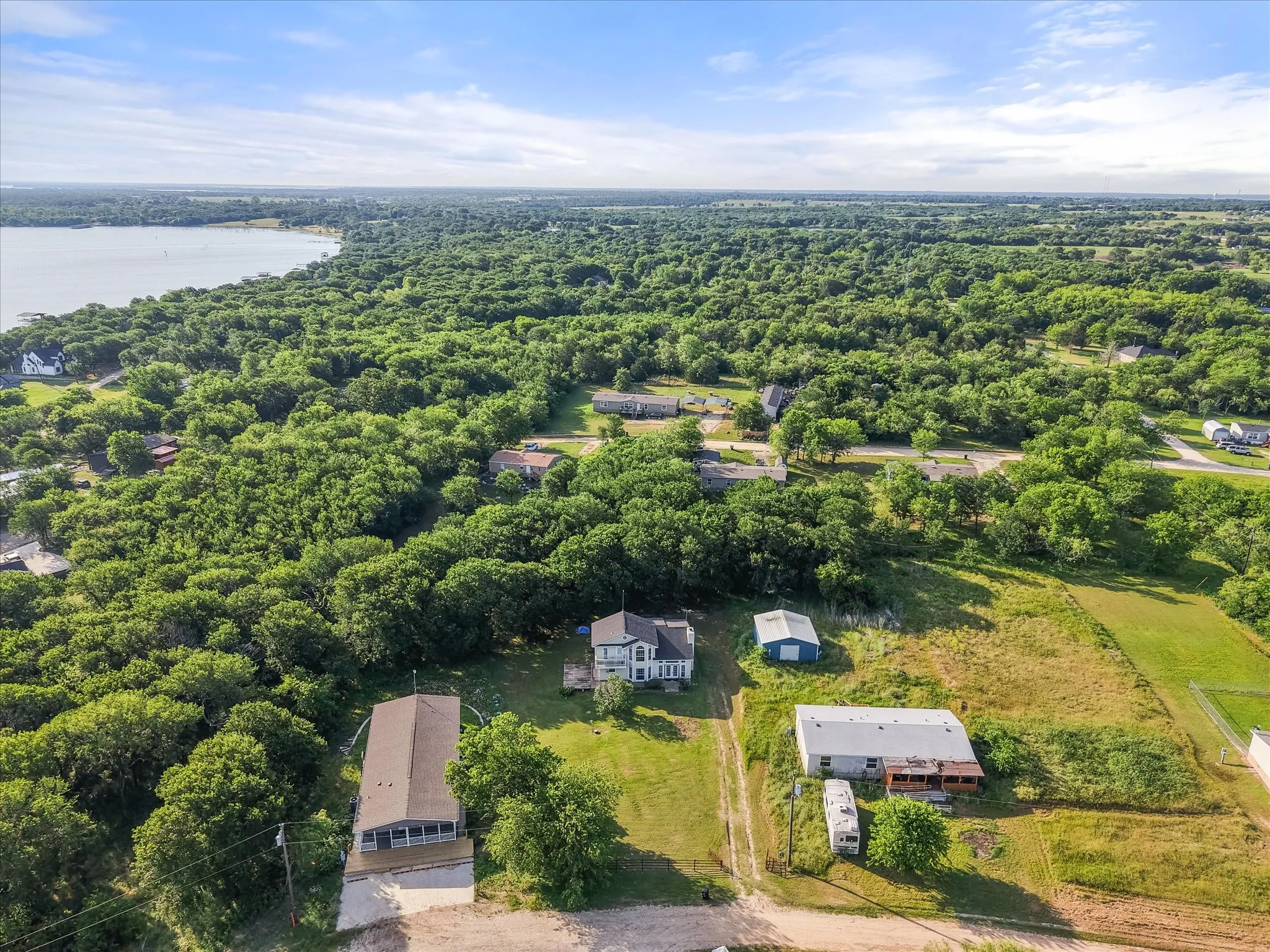 Single Family Residence For Sale in Navarro County , 134 County Road 3048, Corsicana, Texas 75109, 3 Bedroom, 2 Bathroom, Garage spaces, 1,718 Sqft, built in 2004, mls#21262362, Real Estate Agent in Corsicana, Homes For Sale in Navarro county, Homes For Sale in Corsicana, Realtor in Corsicana Texas, Real Estate Brokerage Independent Realty Texas, Luminita Cordes Realtor