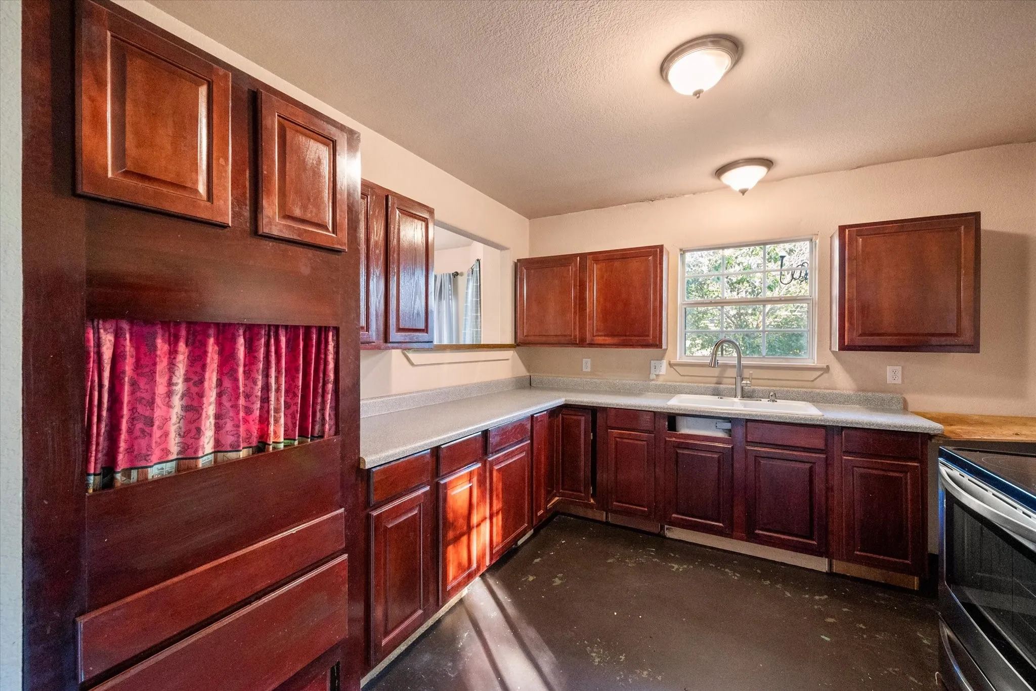 Single Family Residence For Sale in Navarro County , 134 County Road 3048, Corsicana, Texas 75109, 3 Bedroom, 2 Bathroom, Garage spaces, 1,718 Sqft, built in 2004, mls#21262362, Real Estate Agent in Corsicana, Homes For Sale in Navarro county, Homes For Sale in Corsicana, Realtor in Corsicana Texas, Real Estate Brokerage Independent Realty Texas, Luminita Cordes Realtor