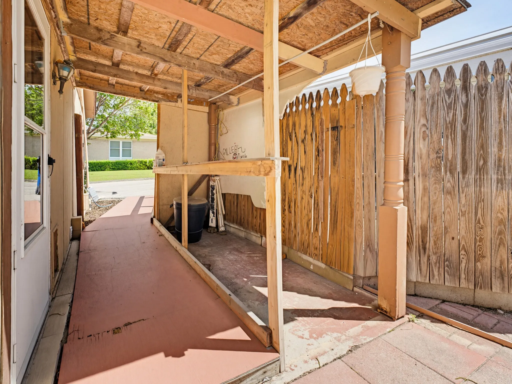 Single Family Residence For Sale in Wise County , 601 S Miller Street, Decatur, Texas 76234, 2 Bedroom, 1 Bathroom, Garage spaces, 1,540 Sqft, built in 1950, mls#21260074, Real Estate Agent in Decatur, Homes For Sale in Wise county, Homes For Sale in Decatur, Realtor in Decatur Texas, Real Estate Brokerage Independent Realty Texas, Luminita Cordes Realtor