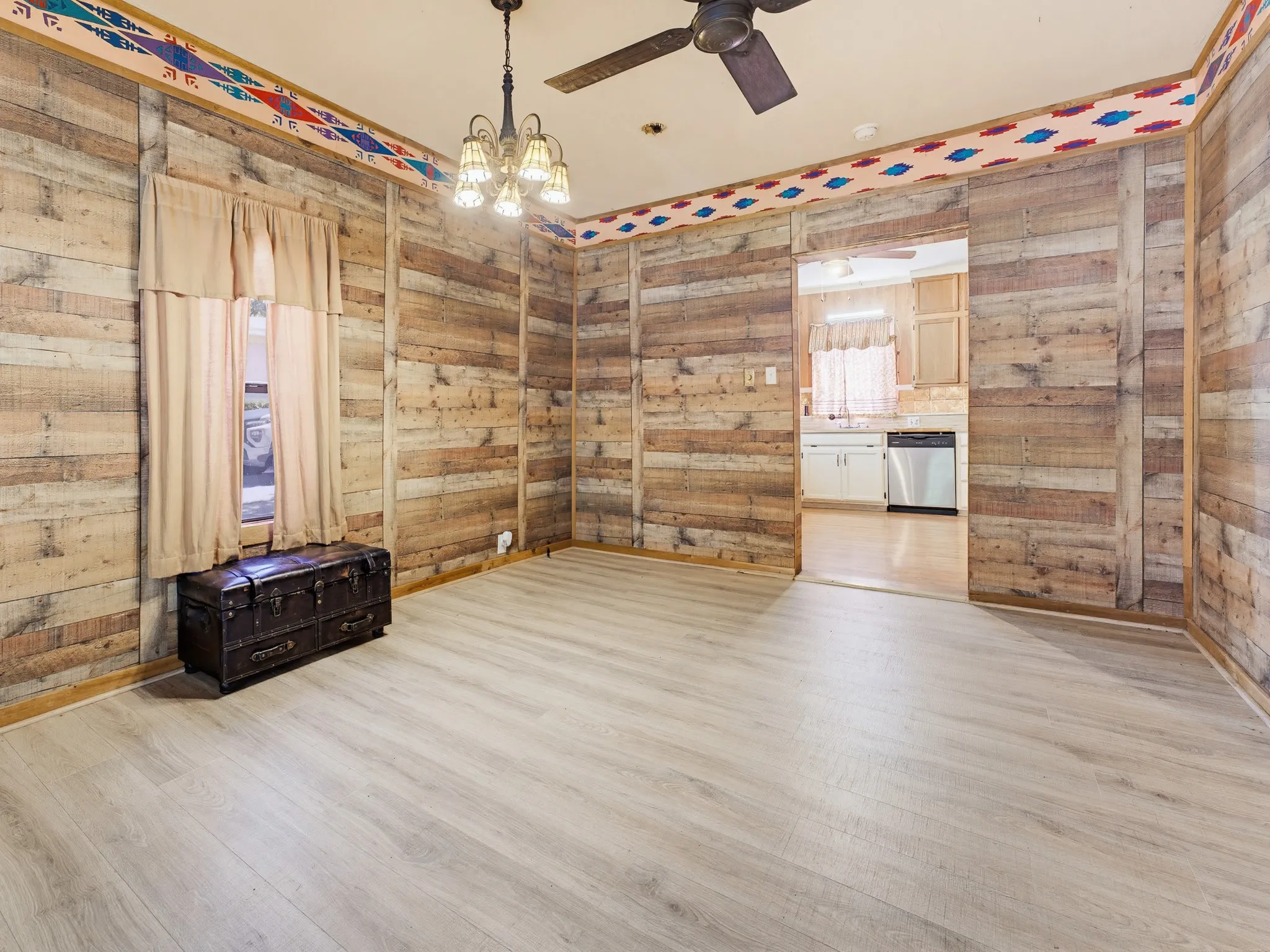 Single Family Residence For Sale in Wise County , 601 S Miller Street, Decatur, Texas 76234, 2 Bedroom, 1 Bathroom, Garage spaces, 1,540 Sqft, built in 1950, mls#21260074, Real Estate Agent in Decatur, Homes For Sale in Wise county, Homes For Sale in Decatur, Realtor in Decatur Texas, Real Estate Brokerage Independent Realty Texas, Luminita Cordes Realtor