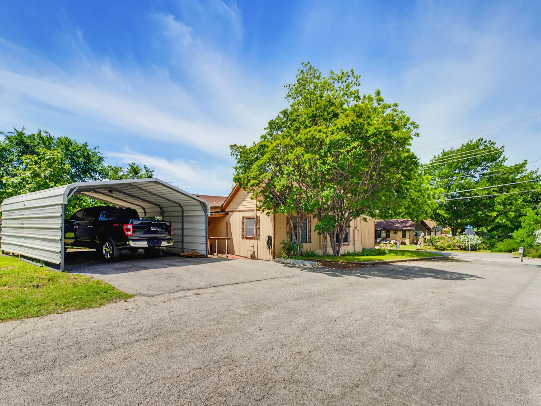 Single Family Residence For Sale in Wise County , 601 S Miller Street, Decatur, Texas 76234, 2 Bedroom, 1 Bathroom, Garage spaces, 1,540 Sqft, built in 1950, mls#21260074, Real Estate Agent in Decatur, Homes For Sale in Wise county, Homes For Sale in Decatur, Realtor in Decatur Texas, Real Estate Brokerage Independent Realty Texas, Luminita Cordes Realtor