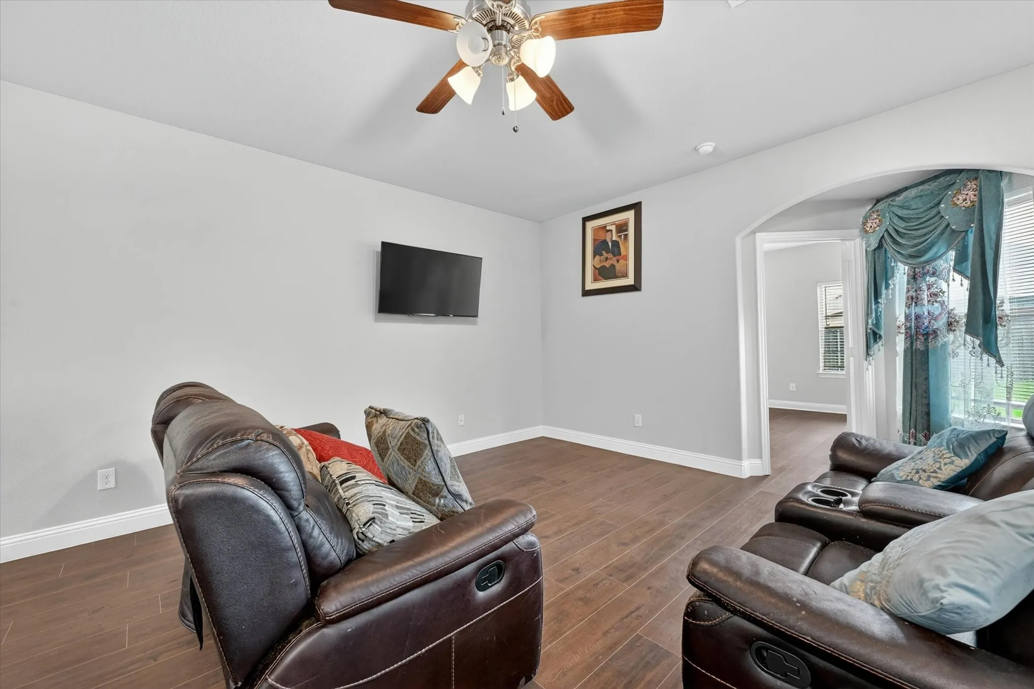 Single Family Residence For Rent in Hunt County , 7815 Cottonwood Drive, Greenville, Texas 75402, 4 Bedrooms, 2 Bathrooms, Garage spaces, 1,718 Sqft, built in 2021, Price $1,900, mls#21255393, Real Estate Agent in Greenville, Homes For Rent in Hunt county, Homes For Rent in Greenville, Realtor in Greenville Texas, Real Estate Brokerage Independent Realty Texas, Luminita Cordes Realtor