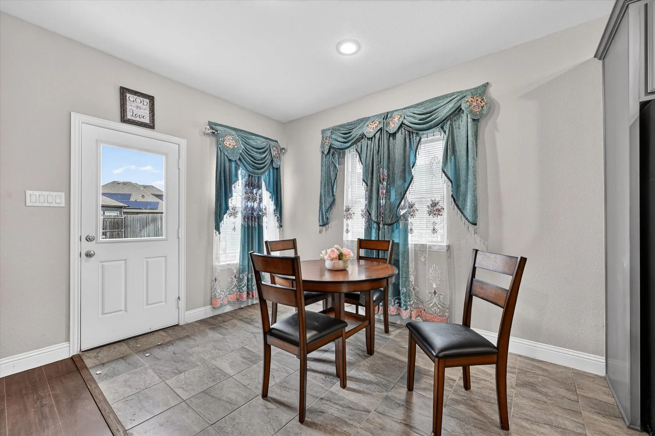 Single Family Residence For Rent in Hunt County , 7815 Cottonwood Drive, Greenville, Texas 75402, 4 Bedrooms, 2 Bathrooms, Garage spaces, 1,718 Sqft, built in 2021, Price $1,900, mls#21255393, Real Estate Agent in Greenville, Homes For Rent in Hunt county, Homes For Rent in Greenville, Realtor in Greenville Texas, Real Estate Brokerage Independent Realty Texas, Luminita Cordes Realtor