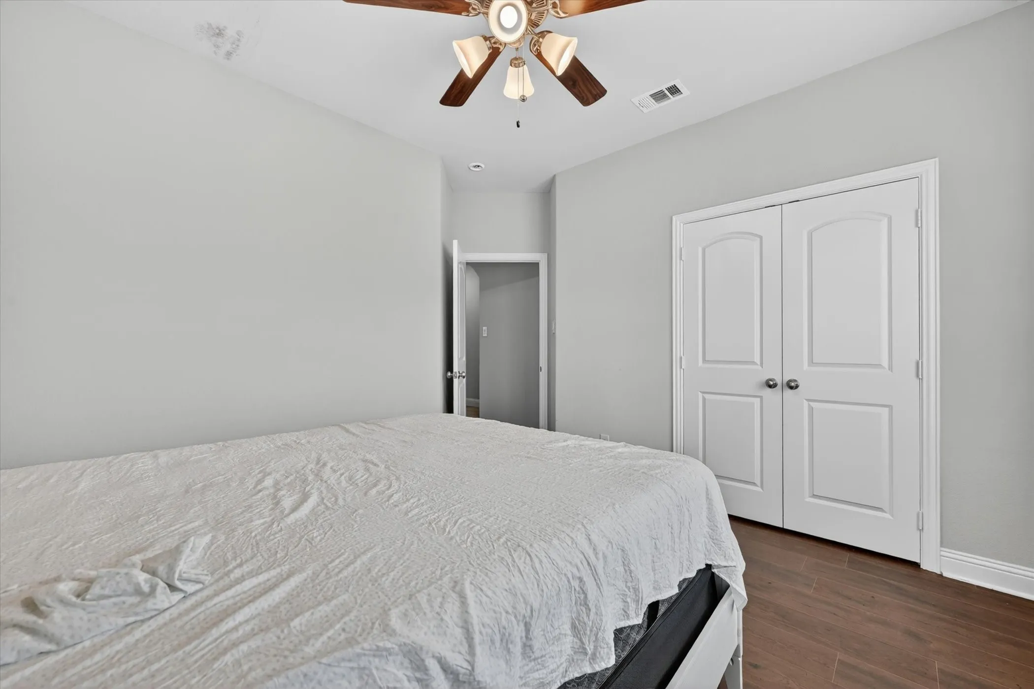Single Family Residence For Rent in Hunt County , 7815 Cottonwood Drive, Greenville, Texas 75402, 4 Bedrooms, 2 Bathrooms, Garage spaces, 1,718 Sqft, built in 2021, Price $1,900, mls#21255393, Real Estate Agent in Greenville, Homes For Rent in Hunt county, Homes For Rent in Greenville, Realtor in Greenville Texas, Real Estate Brokerage Independent Realty Texas, Luminita Cordes Realtor