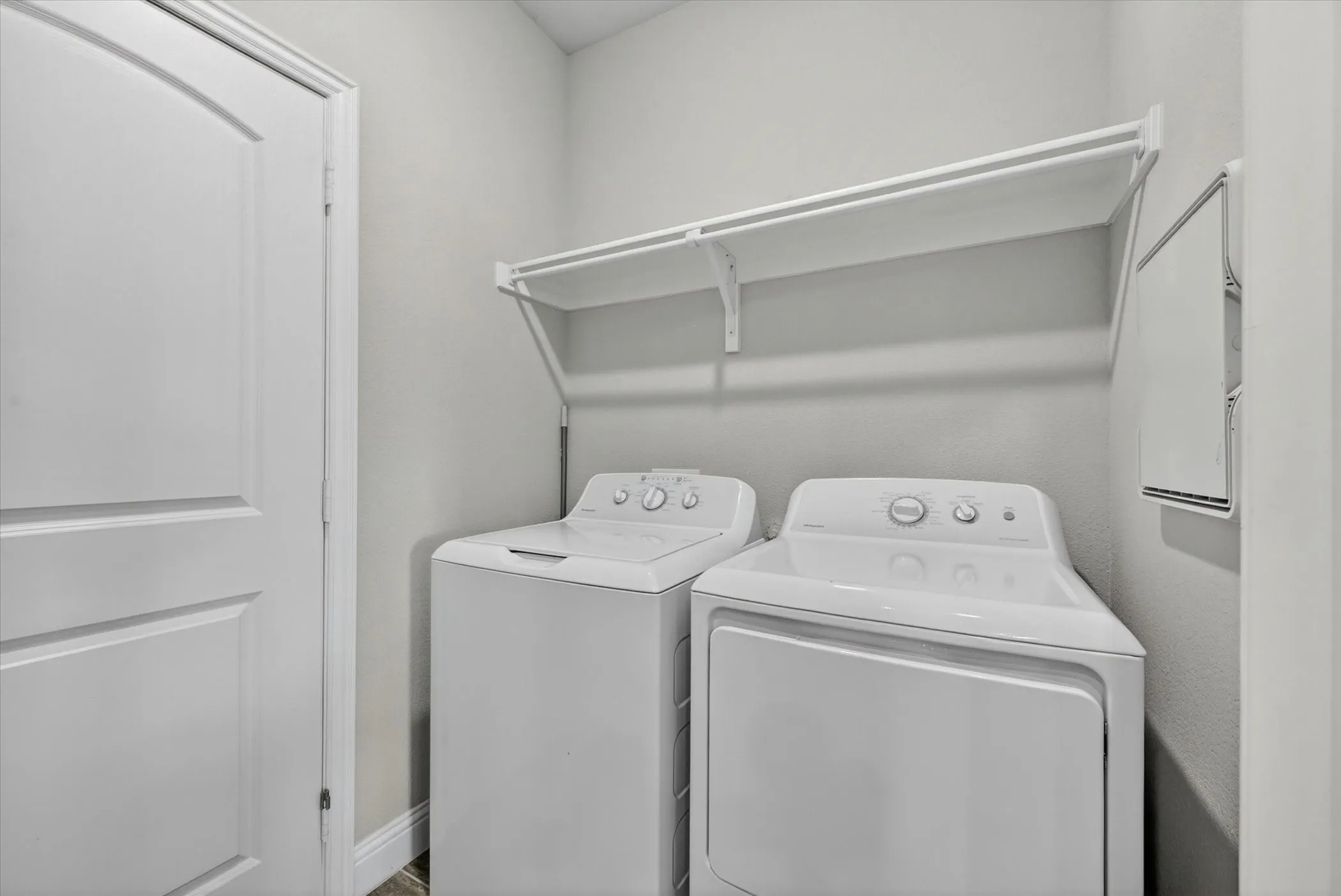 Single Family Residence For Rent in Hunt County , 7815 Cottonwood Drive, Greenville, Texas 75402, 4 Bedrooms, 2 Bathrooms, Garage spaces, 1,718 Sqft, built in 2021, Price $1,900, mls#21255393, Real Estate Agent in Greenville, Homes For Rent in Hunt county, Homes For Rent in Greenville, Realtor in Greenville Texas, Real Estate Brokerage Independent Realty Texas, Luminita Cordes Realtor