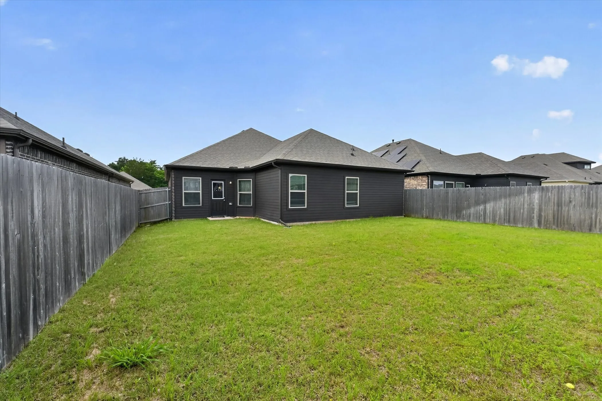 Single Family Residence For Rent in Hunt County , 7815 Cottonwood Drive, Greenville, Texas 75402, 4 Bedrooms, 2 Bathrooms, Garage spaces, 1,718 Sqft, built in 2021, Price $1,900, mls#21255393, Real Estate Agent in Greenville, Homes For Rent in Hunt county, Homes For Rent in Greenville, Realtor in Greenville Texas, Real Estate Brokerage Independent Realty Texas, Luminita Cordes Realtor