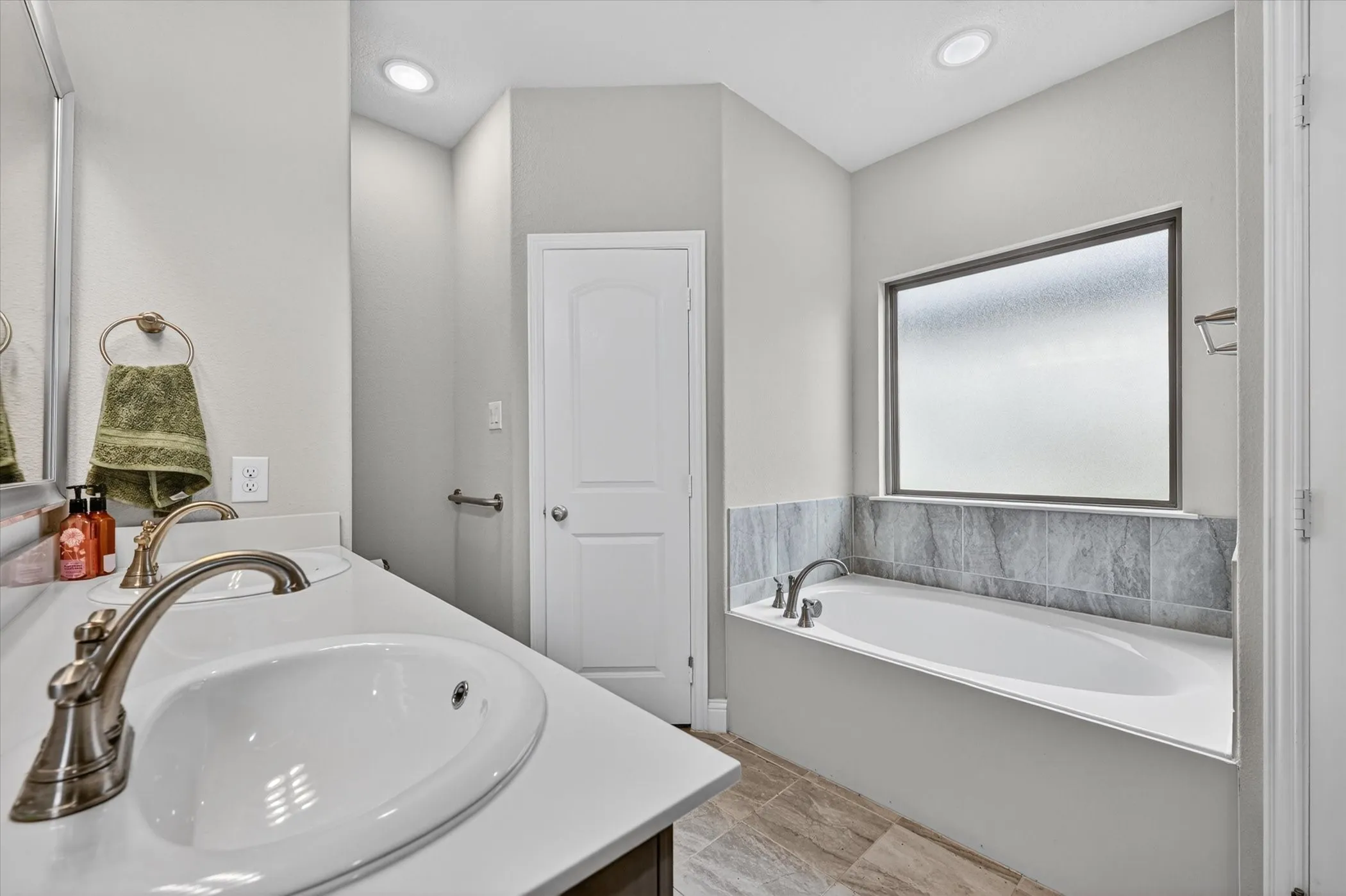 Single Family Residence For Rent in Hunt County , 7815 Cottonwood Drive, Greenville, Texas 75402, 4 Bedrooms, 2 Bathrooms, Garage spaces, 1,718 Sqft, built in 2021, Price $1,900, mls#21255393, Real Estate Agent in Greenville, Homes For Rent in Hunt county, Homes For Rent in Greenville, Realtor in Greenville Texas, Real Estate Brokerage Independent Realty Texas, Luminita Cordes Realtor