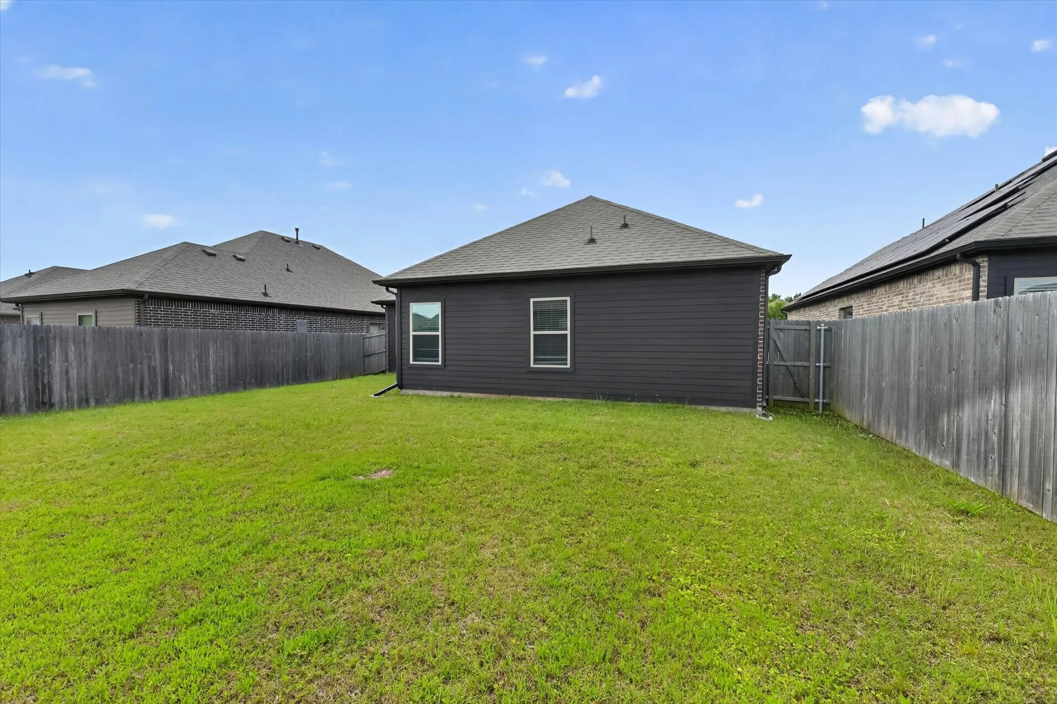 Single Family Residence For Rent in Hunt County , 7815 Cottonwood Drive, Greenville, Texas 75402, 4 Bedrooms, 2 Bathrooms, Garage spaces, 1,718 Sqft, built in 2021, Price $1,900, mls#21255393, Real Estate Agent in Greenville, Homes For Rent in Hunt county, Homes For Rent in Greenville, Realtor in Greenville Texas, Real Estate Brokerage Independent Realty Texas, Luminita Cordes Realtor