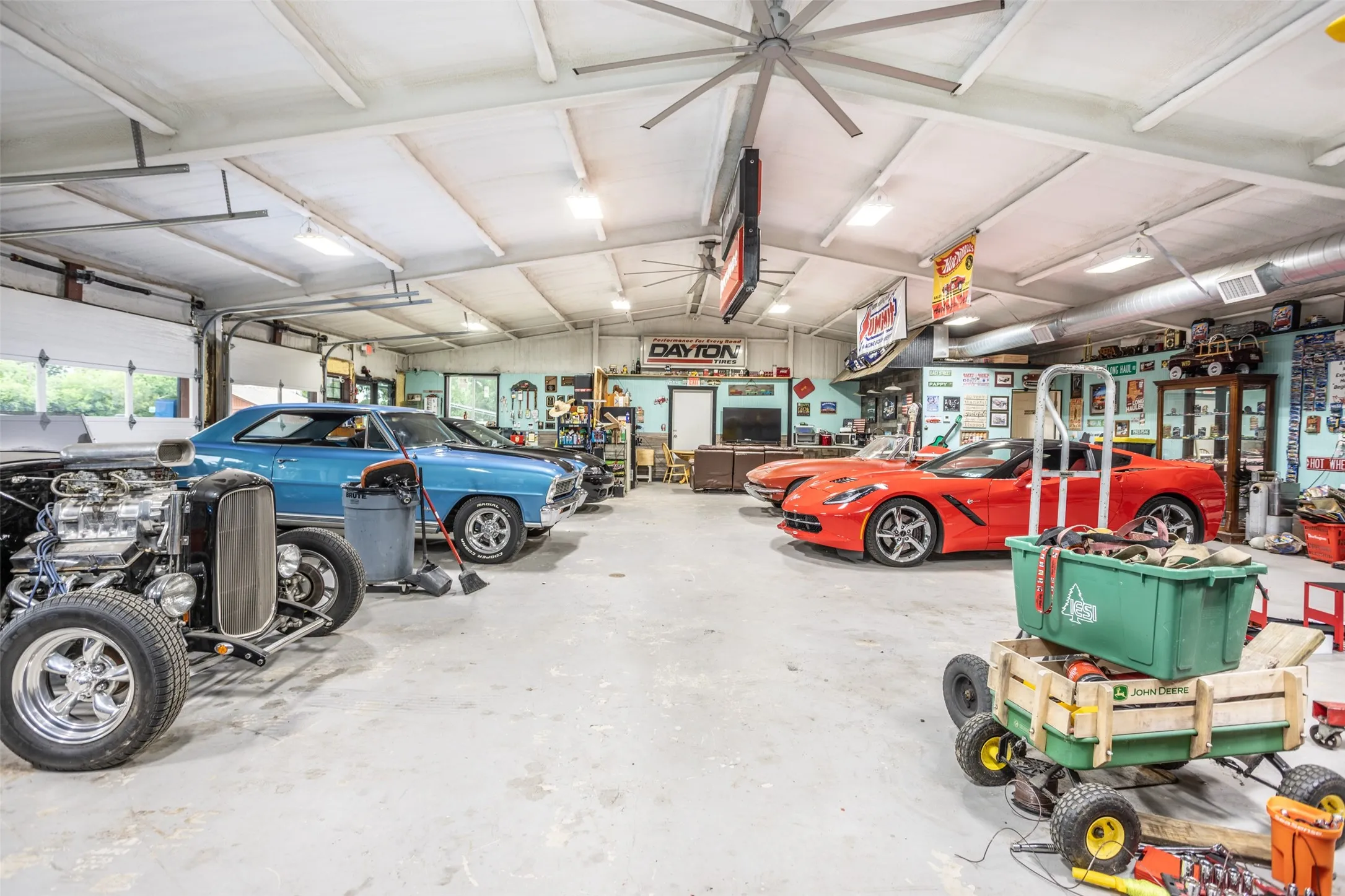 Business For Sale in Grayson County , 59 Shawnee Trail, Whitesboro, Texas 76273, 0, 0, Garage spaces, 9,580 Sqft, built in 2020, Preowned, Price $1,299,000, mls#21254425, Real Estate Agent in Whitesboro, Homes For Sale in Grayson county, Homes For Sale in Whitesboro, Realtor in Whitesboro Texas, Real Estate Brokerage Independent Realty Texas, Luminita Cordes Realtor