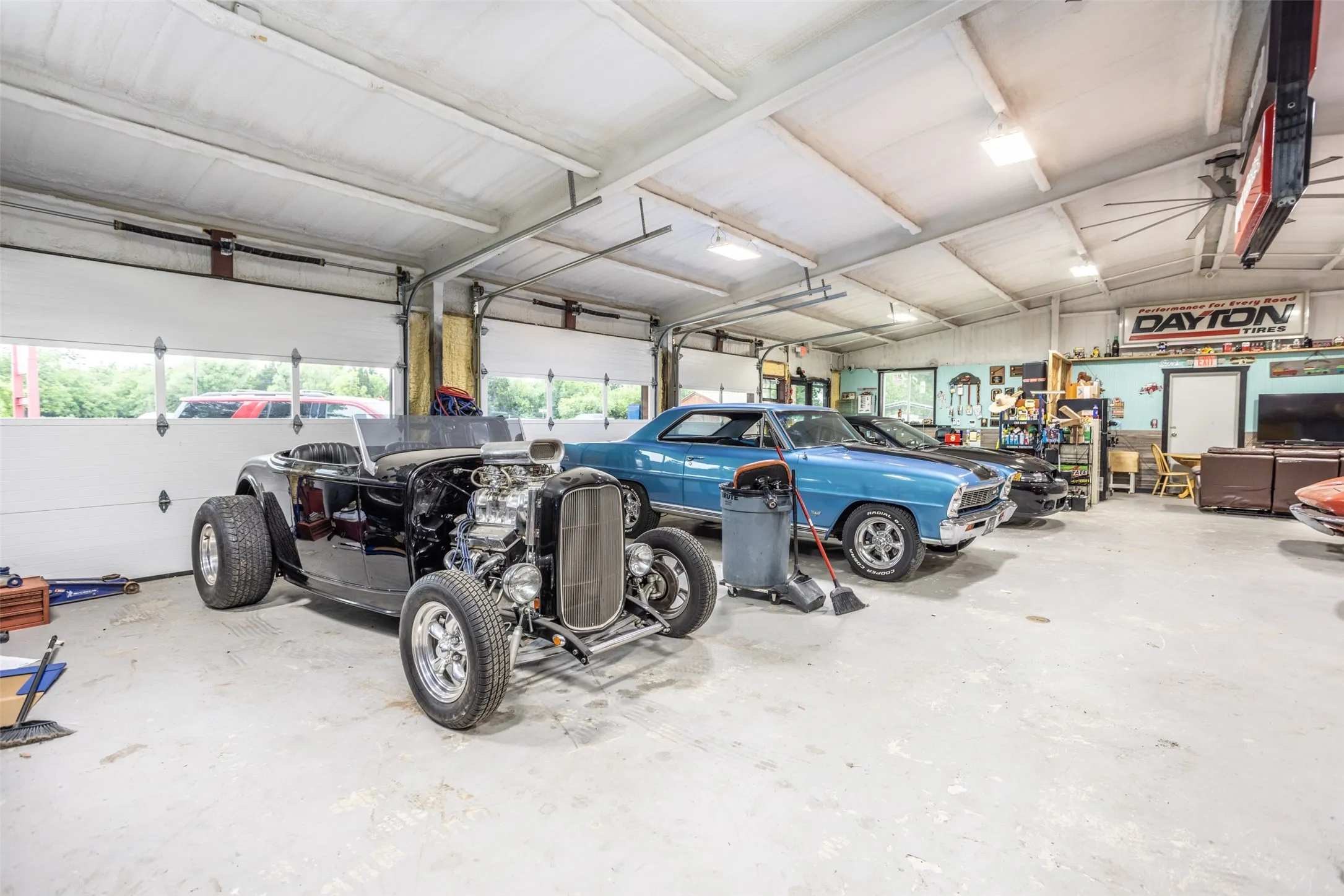 Business For Sale in Grayson County , 59 Shawnee Trail, Whitesboro, Texas 76273, 0, 0, Garage spaces, 9,580 Sqft, built in 2020, Preowned, Price $1,299,000, mls#21254425, Real Estate Agent in Whitesboro, Homes For Sale in Grayson county, Homes For Sale in Whitesboro, Realtor in Whitesboro Texas, Real Estate Brokerage Independent Realty Texas, Luminita Cordes Realtor