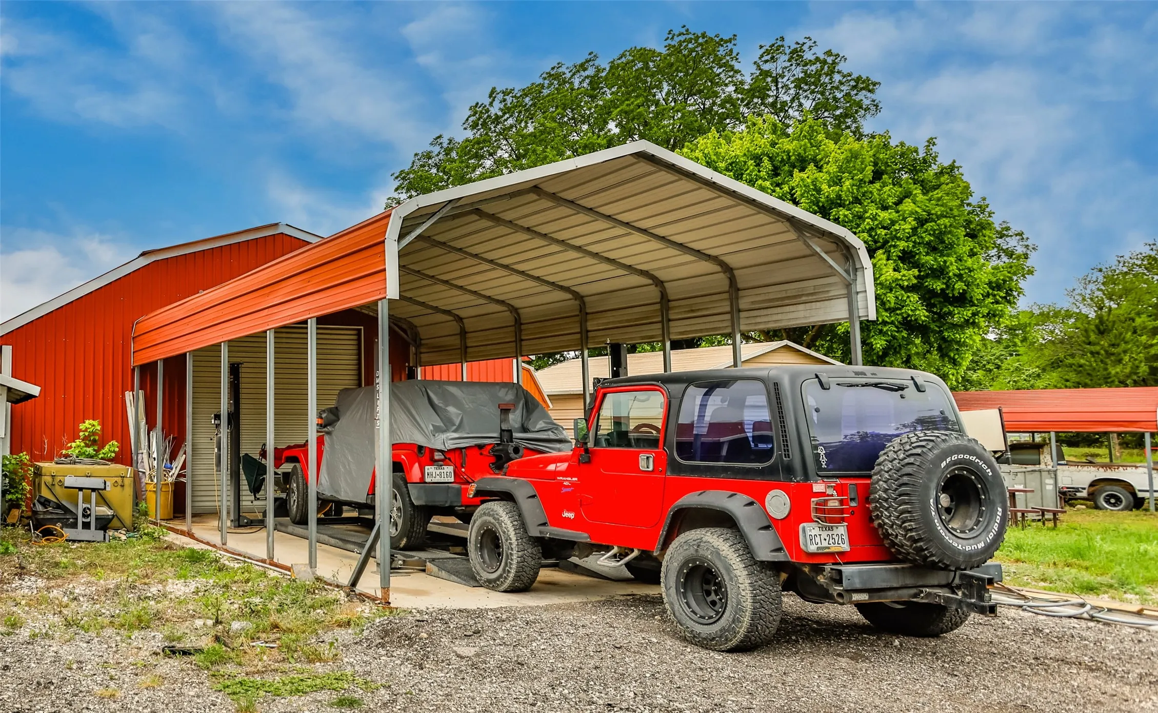 Carport and vehicle lift