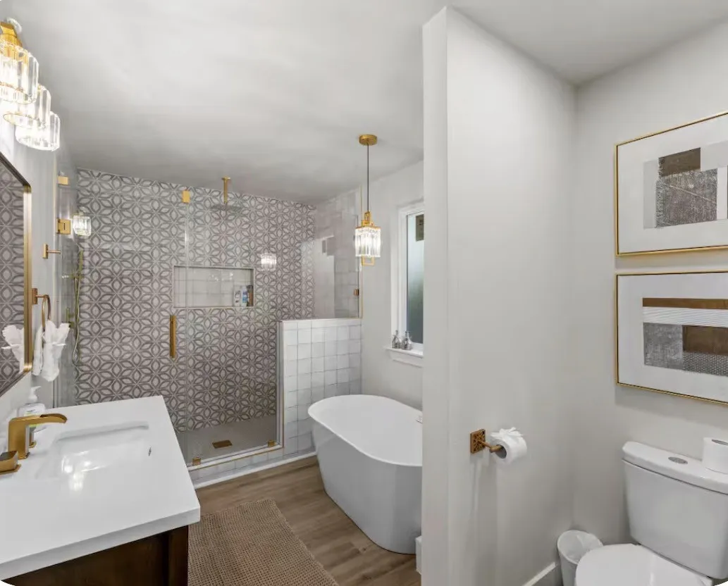 Single Family Residence For Rent in Dallas County , 1143 Kings Highway, Dallas, Texas 75208, 4 Bedroom, 3 Bathroom, 3 Garage spaces, 2,440 Sqft, built in 1913, Preowned, mls#21261187, Real Estate Agent in Dallas, Homes For Rent in Dallas county, Homes For Rent in Dallas, Realtor in Dallas Texas, Real Estate Brokerage Independent Realty Texas, Luminita Cordes Realtor