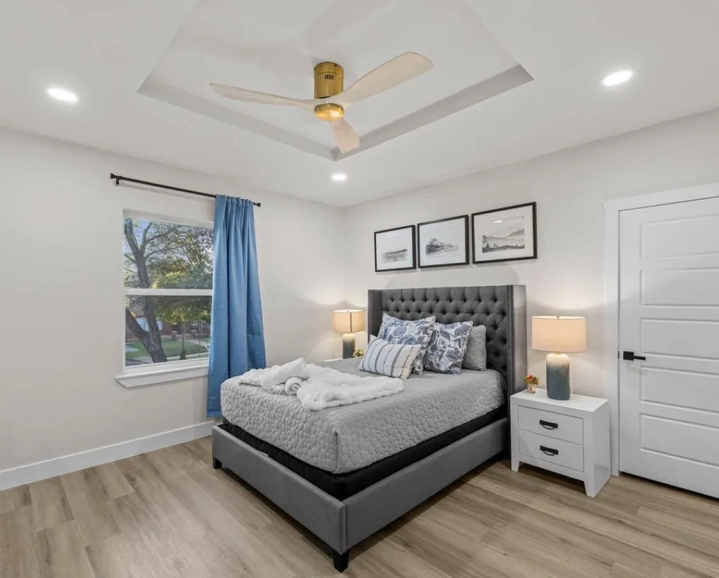 Single Family Residence For Rent in Dallas County , 1143 Kings Highway, Dallas, Texas 75208, 4 Bedroom, 3 Bathroom, 3 Garage spaces, 2,440 Sqft, built in 1913, Preowned, mls#21261187, Real Estate Agent in Dallas, Homes For Rent in Dallas county, Homes For Rent in Dallas, Realtor in Dallas Texas, Real Estate Brokerage Independent Realty Texas, Luminita Cordes Realtor