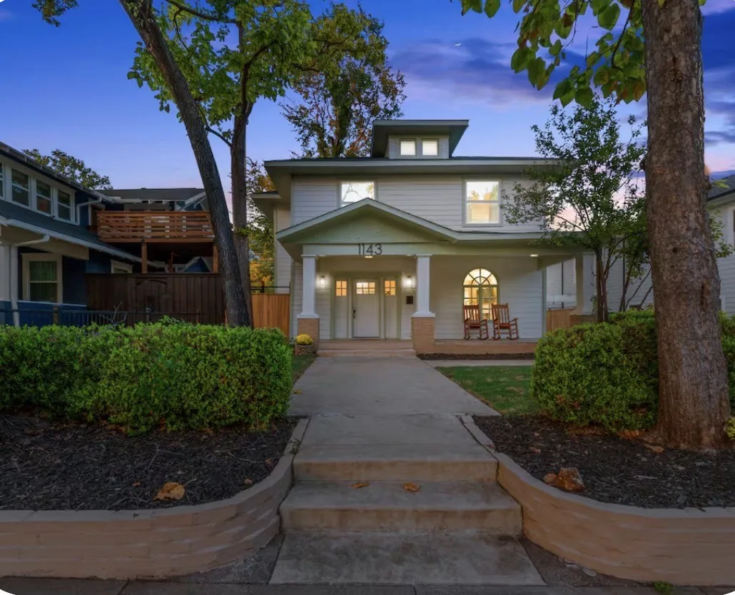 Single Family Residence For Rent in Dallas County , 1143 Kings Highway, Dallas, Texas 75208, 4 Bedroom, 3 Bathroom, 3 Garage spaces, 2,440 Sqft, built in 1913, Preowned, mls#21261187, Real Estate Agent in Dallas, Homes For Rent in Dallas county, Homes For Rent in Dallas, Realtor in Dallas Texas, Real Estate Brokerage Independent Realty Texas, Luminita Cordes Realtor
