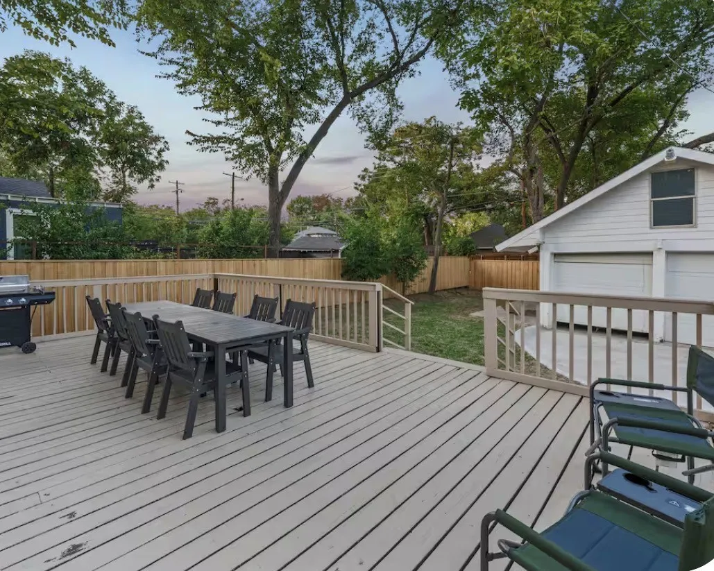 Single Family Residence For Rent in Dallas County , 1143 Kings Highway, Dallas, Texas 75208, 4 Bedroom, 3 Bathroom, 3 Garage spaces, 2,440 Sqft, built in 1913, Preowned, mls#21261187, Real Estate Agent in Dallas, Homes For Rent in Dallas county, Homes For Rent in Dallas, Realtor in Dallas Texas, Real Estate Brokerage Independent Realty Texas, Luminita Cordes Realtor