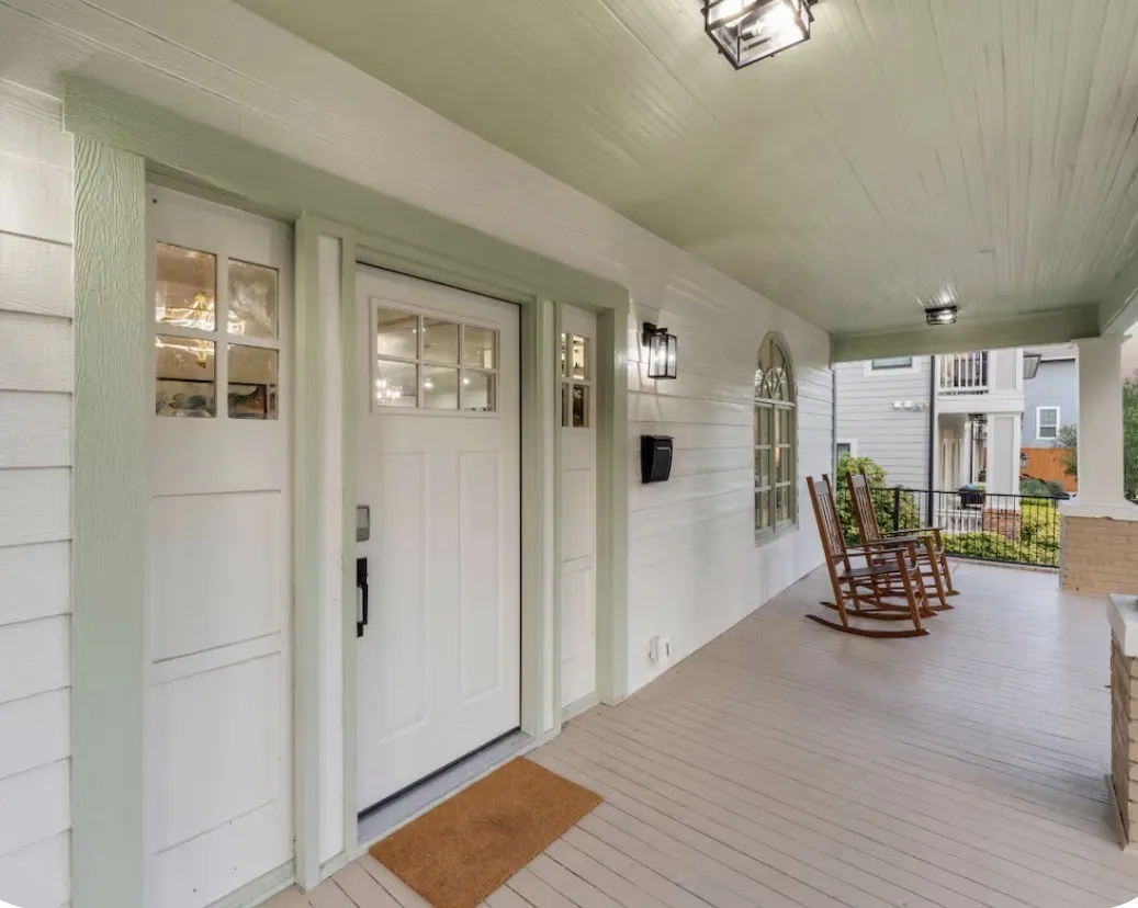 Single Family Residence For Rent in Dallas County , 1143 Kings Highway, Dallas, Texas 75208, 4 Bedroom, 3 Bathroom, 3 Garage spaces, 2,440 Sqft, built in 1913, Preowned, mls#21261187, Real Estate Agent in Dallas, Homes For Rent in Dallas county, Homes For Rent in Dallas, Realtor in Dallas Texas, Real Estate Brokerage Independent Realty Texas, Luminita Cordes Realtor