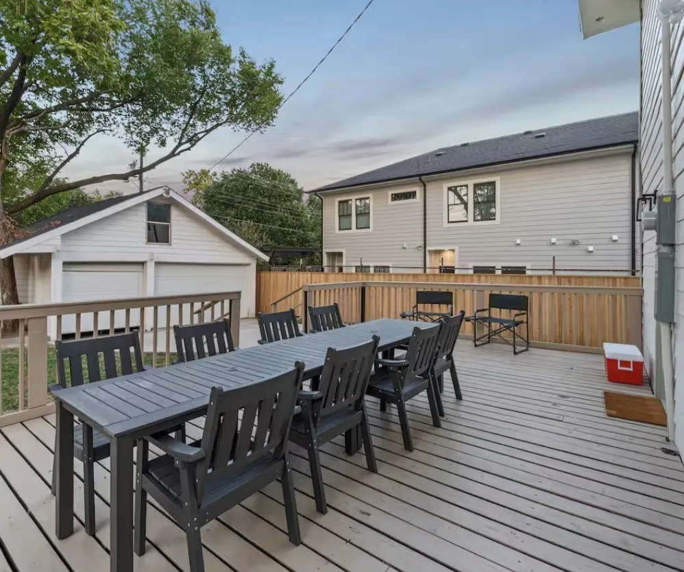 Single Family Residence For Rent in Dallas County , 1143 Kings Highway, Dallas, Texas 75208, 4 Bedroom, 3 Bathroom, 3 Garage spaces, 2,440 Sqft, built in 1913, Preowned, mls#21261187, Real Estate Agent in Dallas, Homes For Rent in Dallas county, Homes For Rent in Dallas, Realtor in Dallas Texas, Real Estate Brokerage Independent Realty Texas, Luminita Cordes Realtor