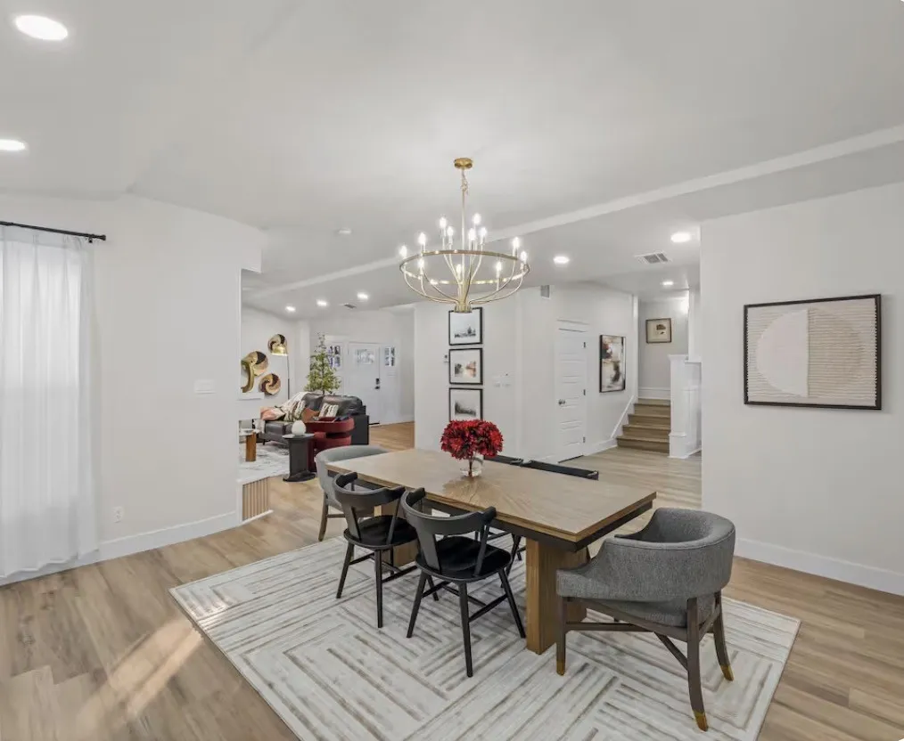 Single Family Residence For Rent in Dallas County , 1143 Kings Highway, Dallas, Texas 75208, 4 Bedroom, 3 Bathroom, 3 Garage spaces, 2,440 Sqft, built in 1913, Preowned, mls#21261187, Real Estate Agent in Dallas, Homes For Rent in Dallas county, Homes For Rent in Dallas, Realtor in Dallas Texas, Real Estate Brokerage Independent Realty Texas, Luminita Cordes Realtor