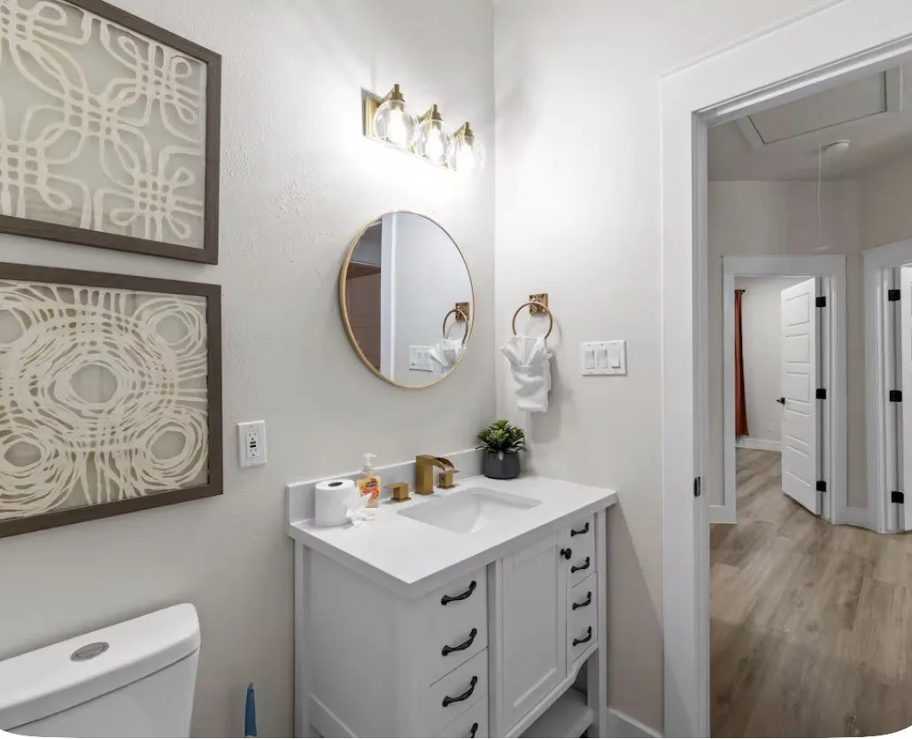 Single Family Residence For Rent in Dallas County , 1143 Kings Highway, Dallas, Texas 75208, 4 Bedroom, 3 Bathroom, 3 Garage spaces, 2,440 Sqft, built in 1913, Preowned, mls#21261187, Real Estate Agent in Dallas, Homes For Rent in Dallas county, Homes For Rent in Dallas, Realtor in Dallas Texas, Real Estate Brokerage Independent Realty Texas, Luminita Cordes Realtor