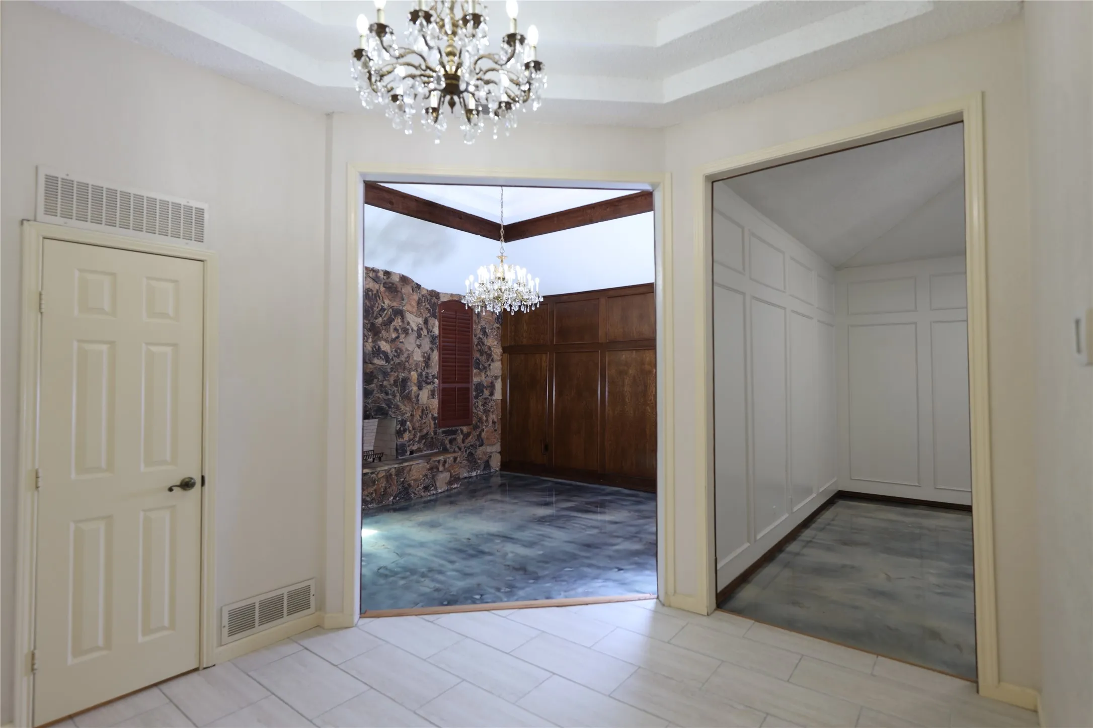 Hall access to Family and Bar Room
