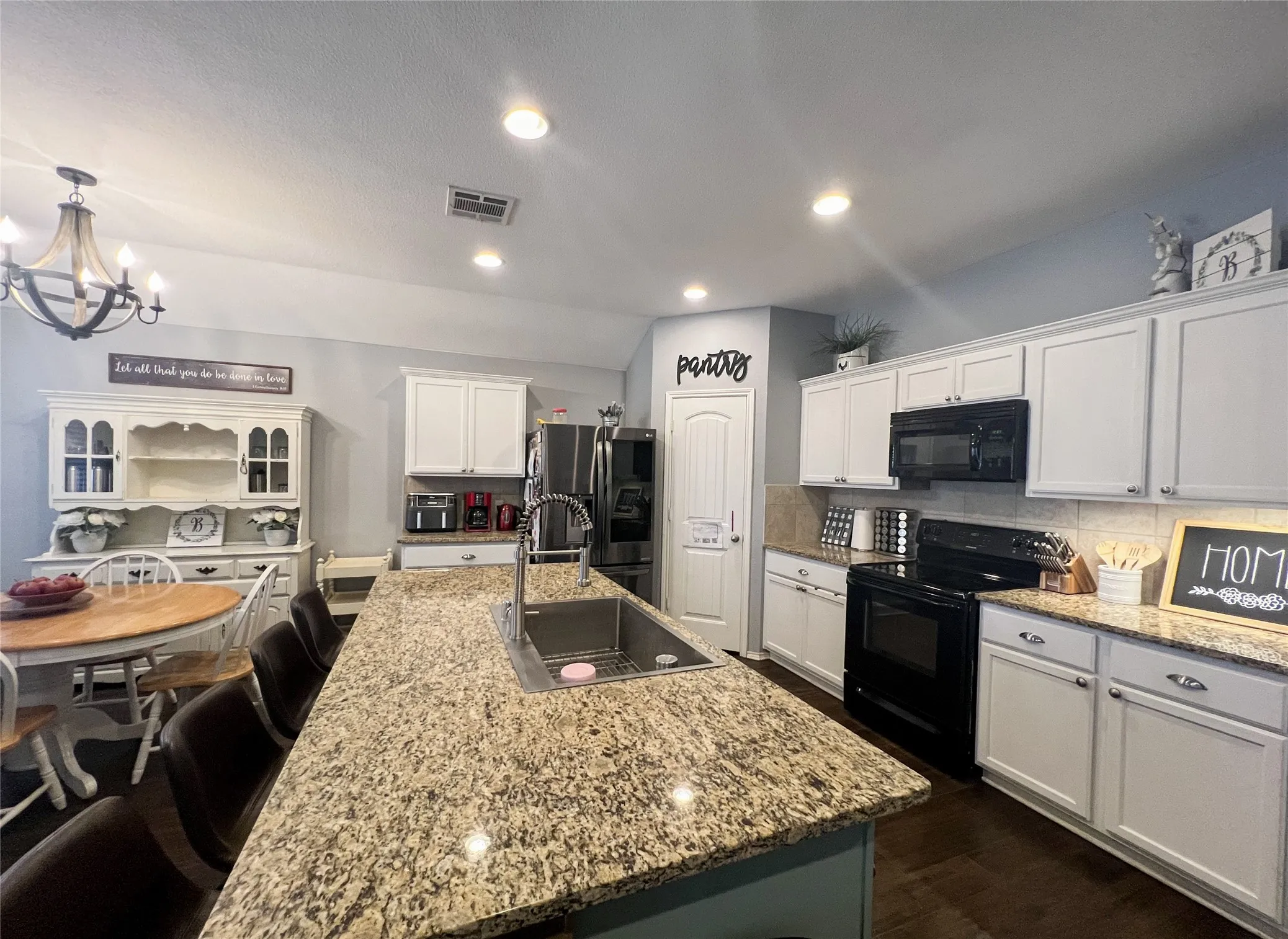 Single Family Residence For Rent in Rockwall County , 2313 Carrier Drive, Fate, Texas 75189, 4 Bedroom, 2 Bathroom, 2 Garage spaces, 1,561 Sqft, built in 2017, Preowned, mls#21262629, Real Estate Agent in Fate, Homes For Rent in Rockwall county, Homes For Rent in Fate, Realtor in Fate Texas, Real Estate Brokerage Independent Realty Texas, Luminita Cordes Realtor