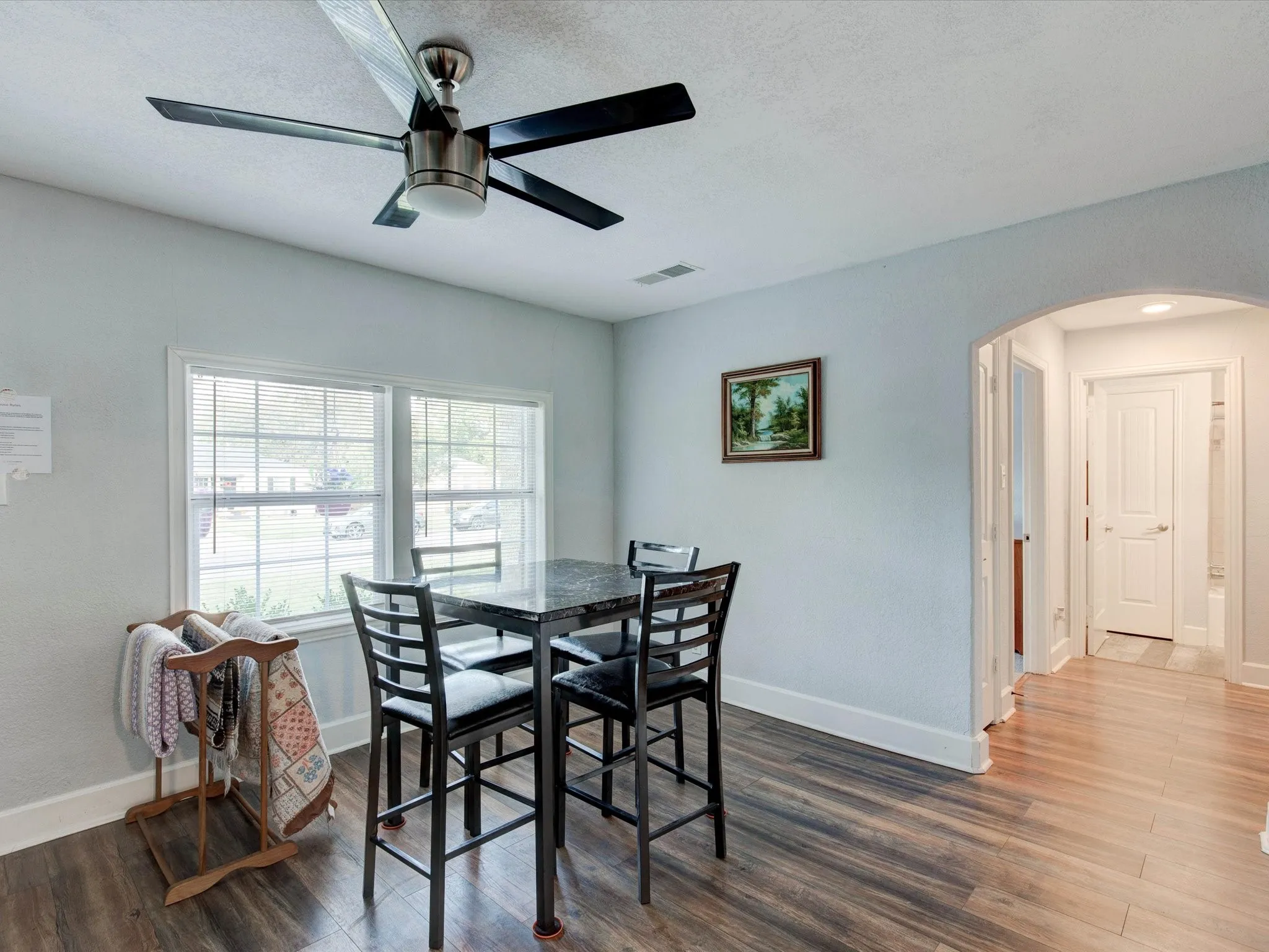 Single Family Residence For Rent in Tarrant County , 2801 W Biddison Street, Fort Worth, Texas 76109, 5 Bedroom, 2 Bathroom, Garage spaces, 2,030 Sqft, built in 1947, Preowned, mls#21259945, Real Estate Agent in Fort Worth, Homes For Rent in Tarrant county, Homes For Rent in Fort Worth, Realtor in Fort Worth Texas, Real Estate Brokerage Independent Realty Texas, Luminita Cordes Realtor