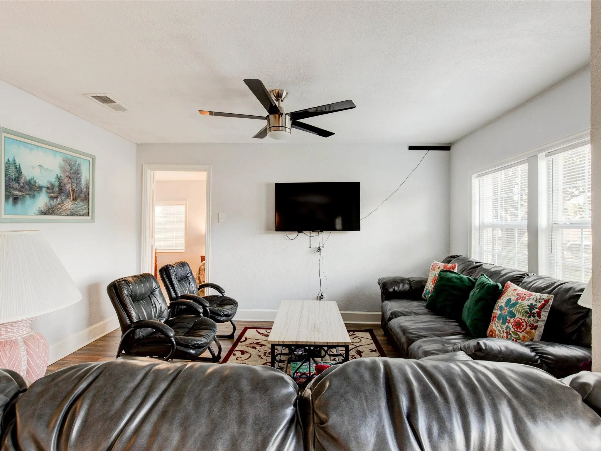 Single Family Residence For Rent in Tarrant County , 2801 W Biddison Street, Fort Worth, Texas 76109, 5 Bedroom, 2 Bathroom, Garage spaces, 2,030 Sqft, built in 1947, Preowned, mls#21259945, Real Estate Agent in Fort Worth, Homes For Rent in Tarrant county, Homes For Rent in Fort Worth, Realtor in Fort Worth Texas, Real Estate Brokerage Independent Realty Texas, Luminita Cordes Realtor