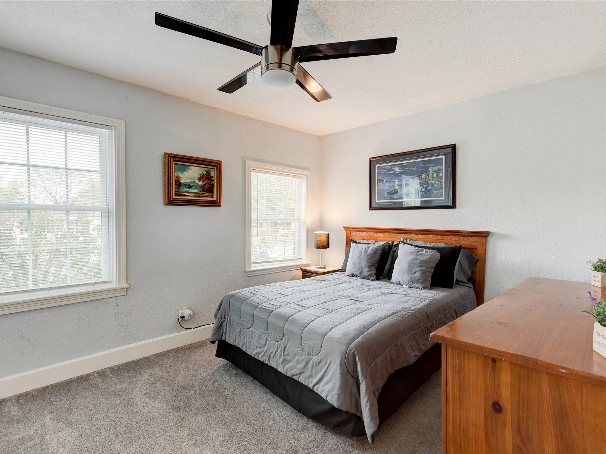 Single Family Residence For Rent in Tarrant County , 2801 W Biddison Street, Fort Worth, Texas 76109, 5 Bedroom, 2 Bathroom, Garage spaces, 2,030 Sqft, built in 1947, Preowned, mls#21259945, Real Estate Agent in Fort Worth, Homes For Rent in Tarrant county, Homes For Rent in Fort Worth, Realtor in Fort Worth Texas, Real Estate Brokerage Independent Realty Texas, Luminita Cordes Realtor