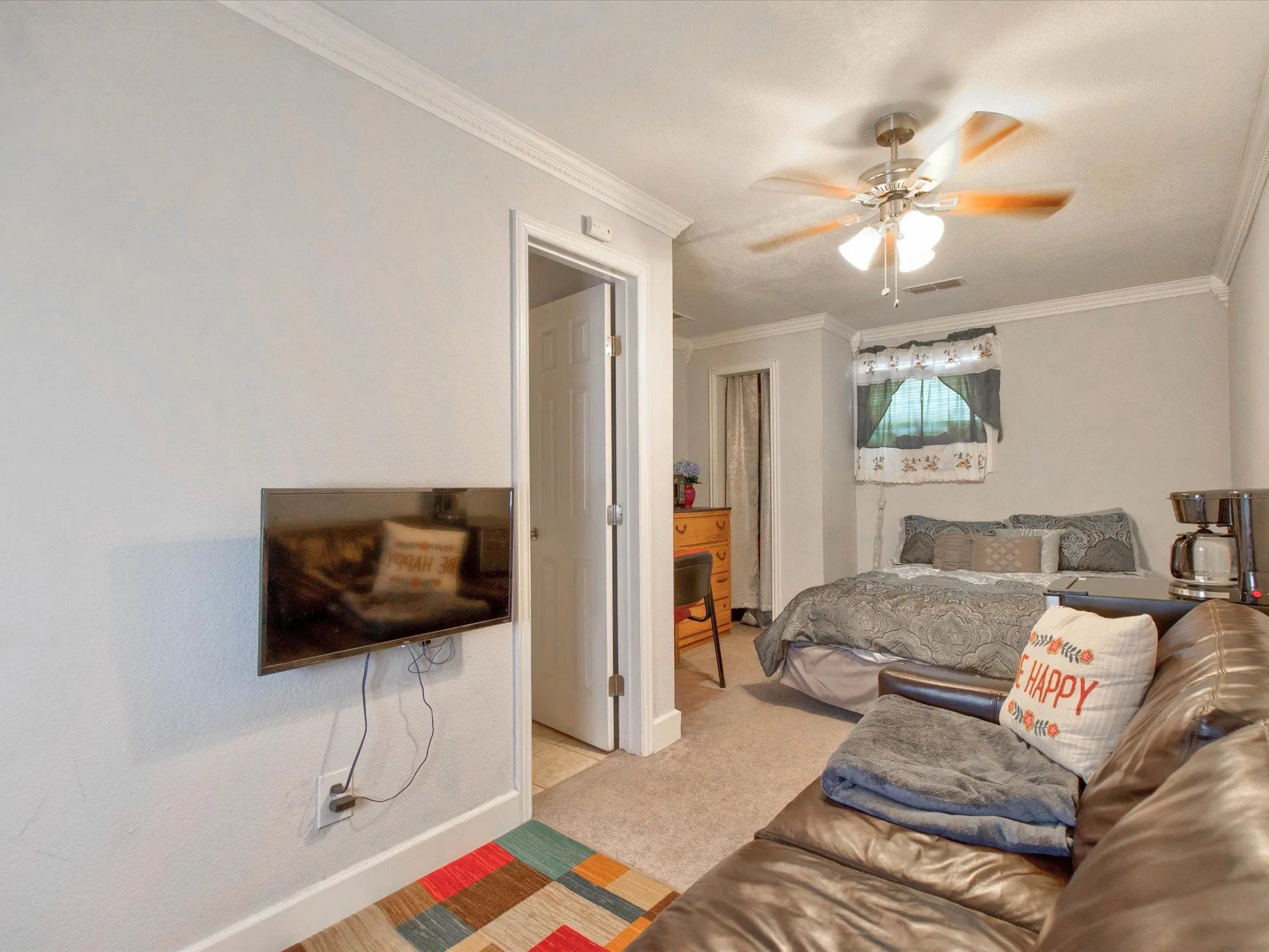 Single Family Residence For Rent in Tarrant County , 2801 W Biddison Street, Fort Worth, Texas 76109, 5 Bedroom, 2 Bathroom, Garage spaces, 2,030 Sqft, built in 1947, Preowned, mls#21259945, Real Estate Agent in Fort Worth, Homes For Rent in Tarrant county, Homes For Rent in Fort Worth, Realtor in Fort Worth Texas, Real Estate Brokerage Independent Realty Texas, Luminita Cordes Realtor